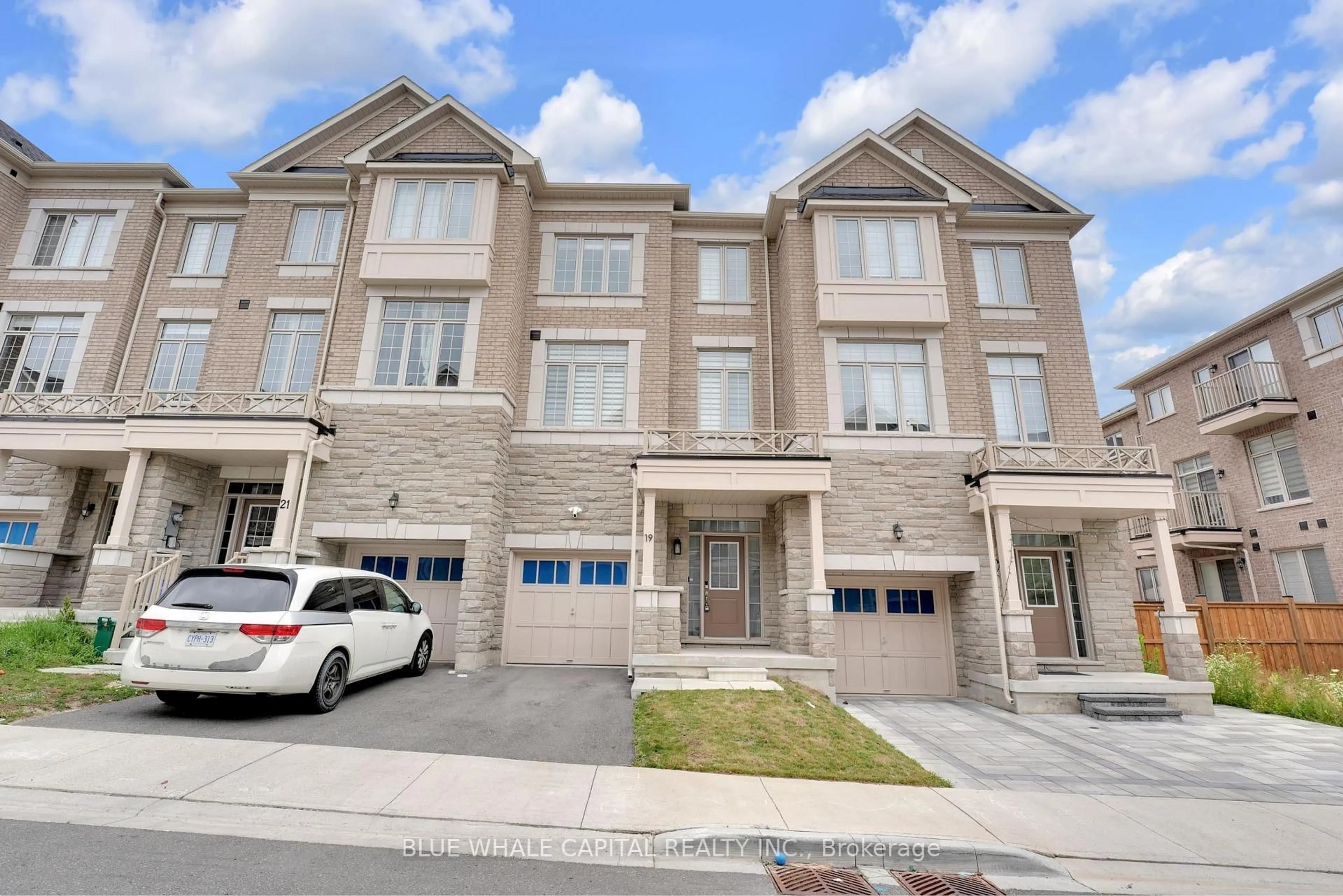 A pic from outside/outdoor area/front of a property/back of a property/a pic from drone, street for 19 Andress Way, Markham Ontario L3S 0E9