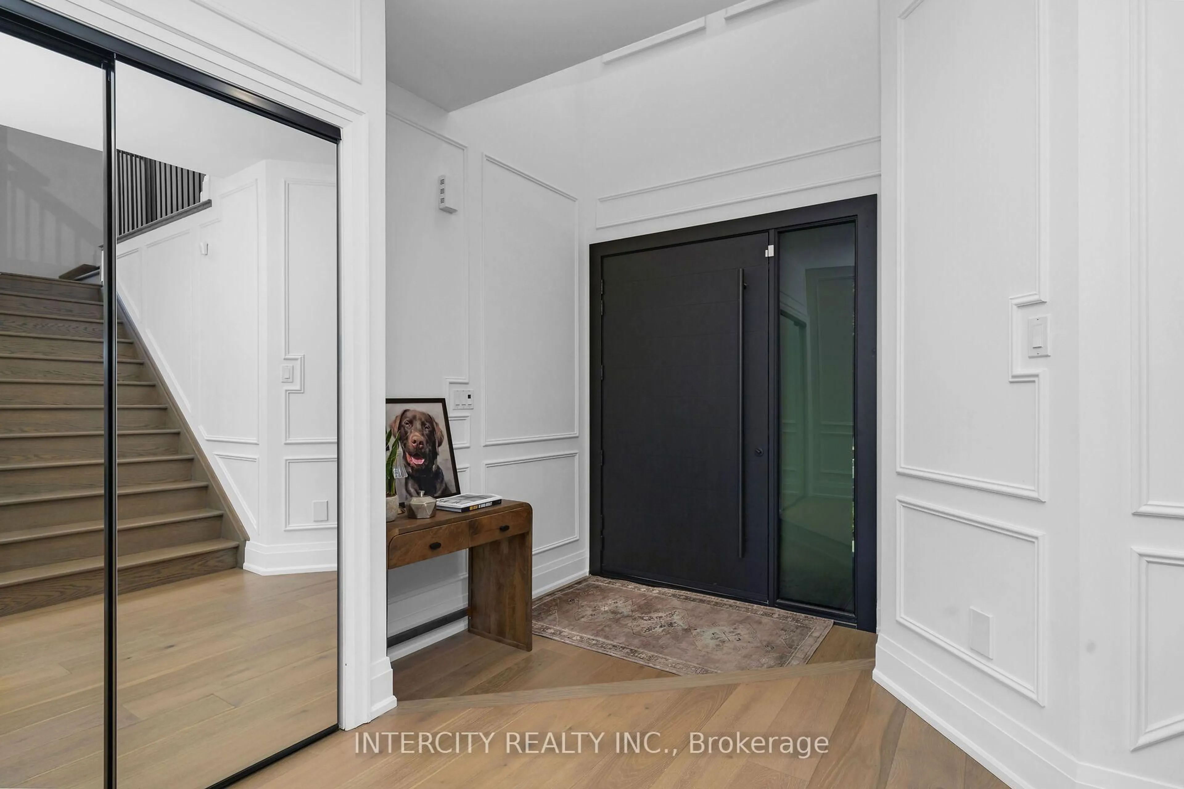 Indoor entryway for 105 Via Carmine Ave, Vaughan Ontario L4H 1Z9