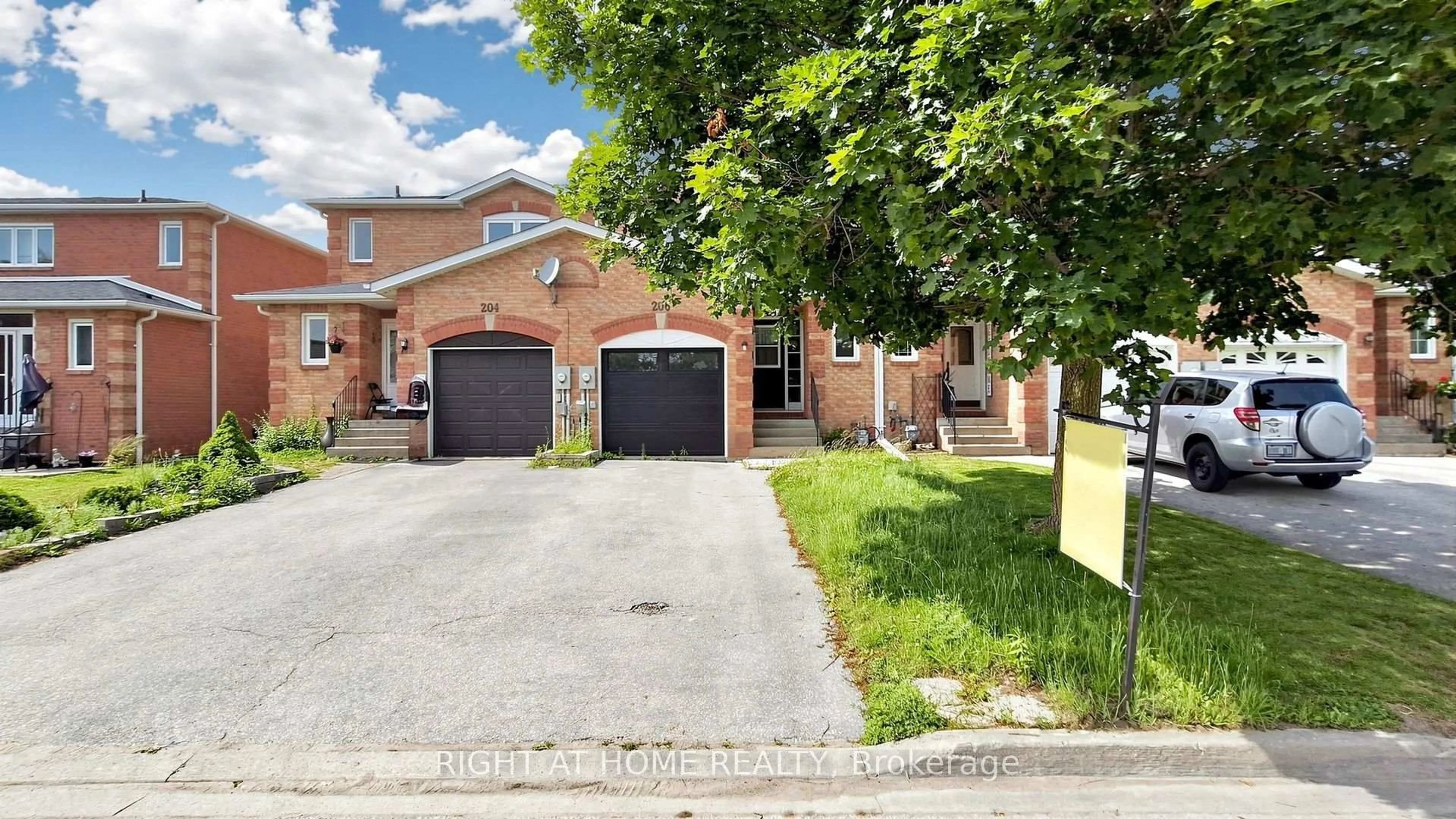 Home with brick exterior material, street for 206 Fairwood Dr, Georgina Ontario L4P 3Y5