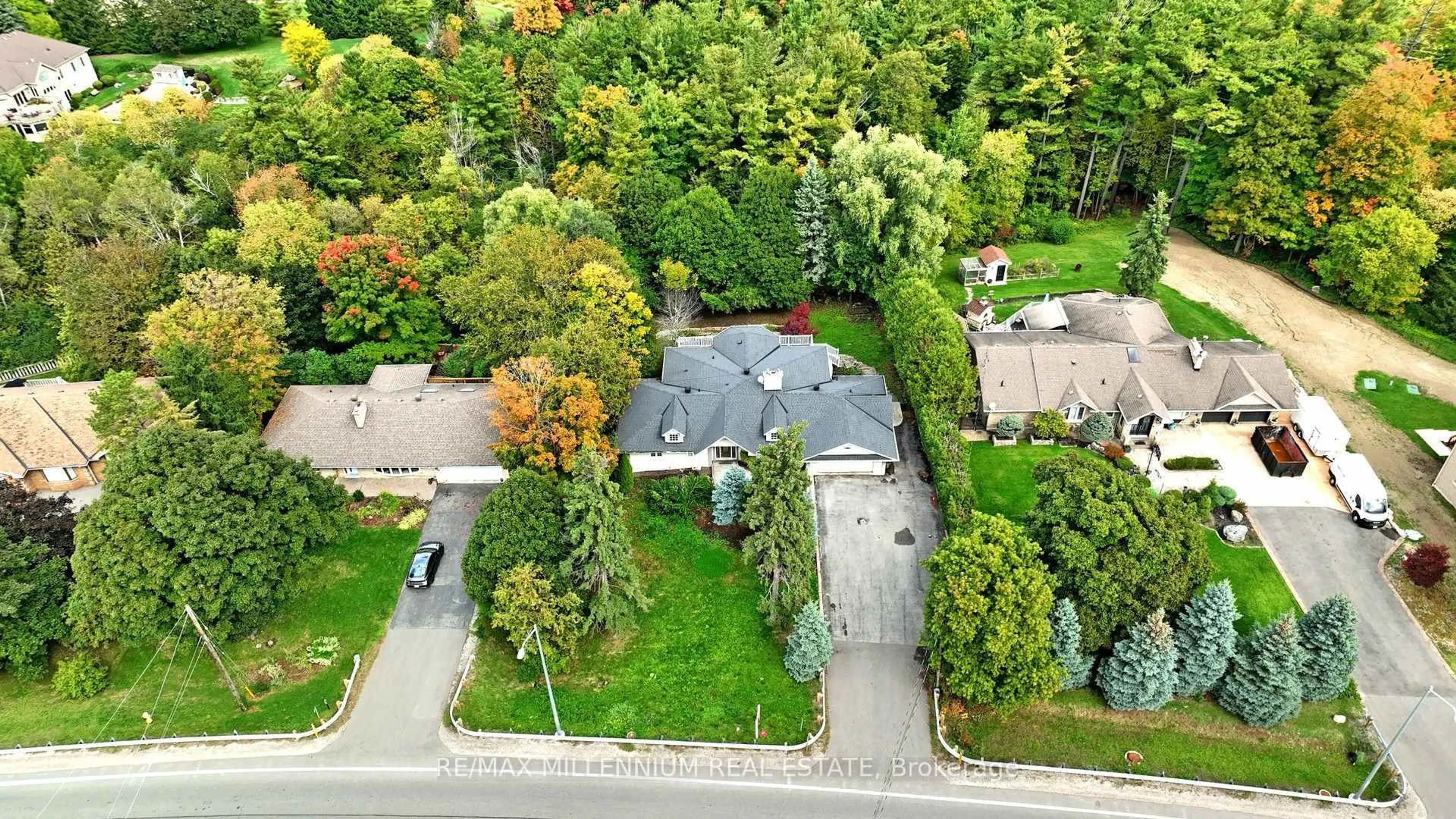 A pic from outside/outdoor area/front of a property/back of a property/a pic from drone, street for 678 Nashville Rd, Vaughan Ontario L0J 1C0