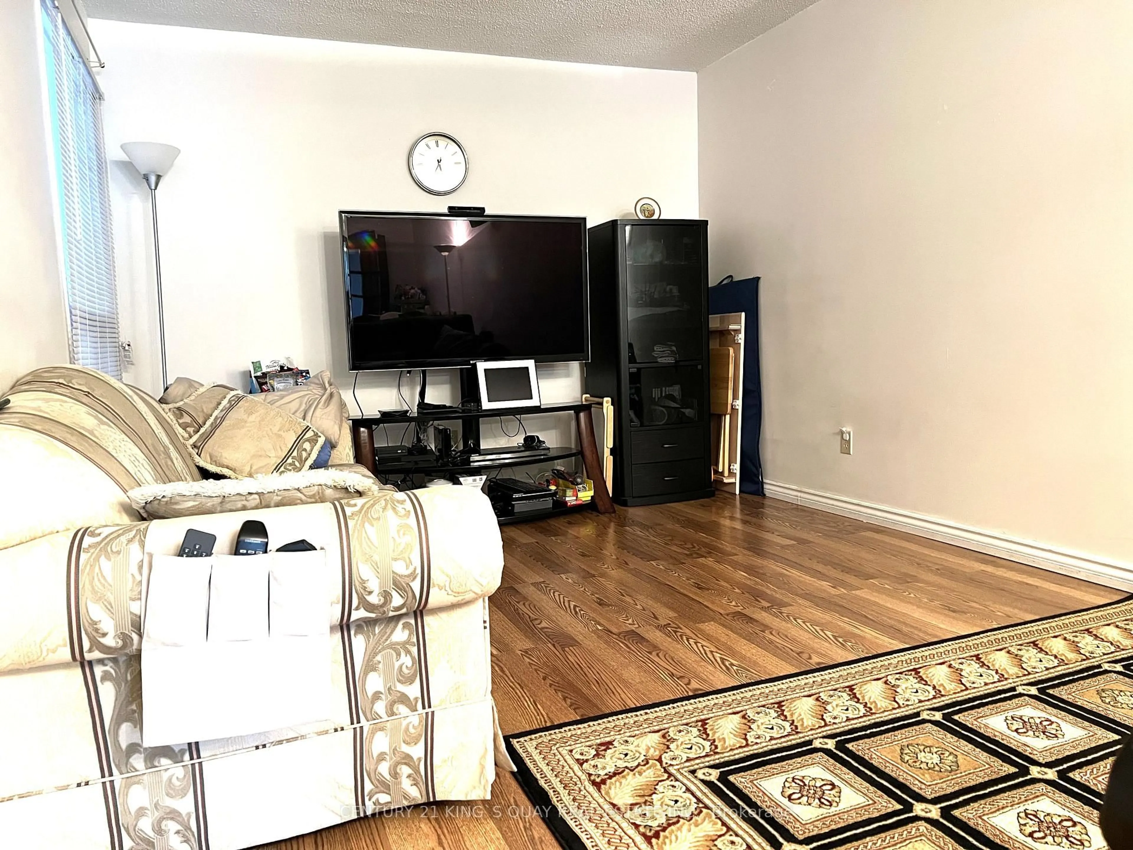 Living room with furniture, unknown for 113 Stirling Cres, Markham Ontario L3R 7J9