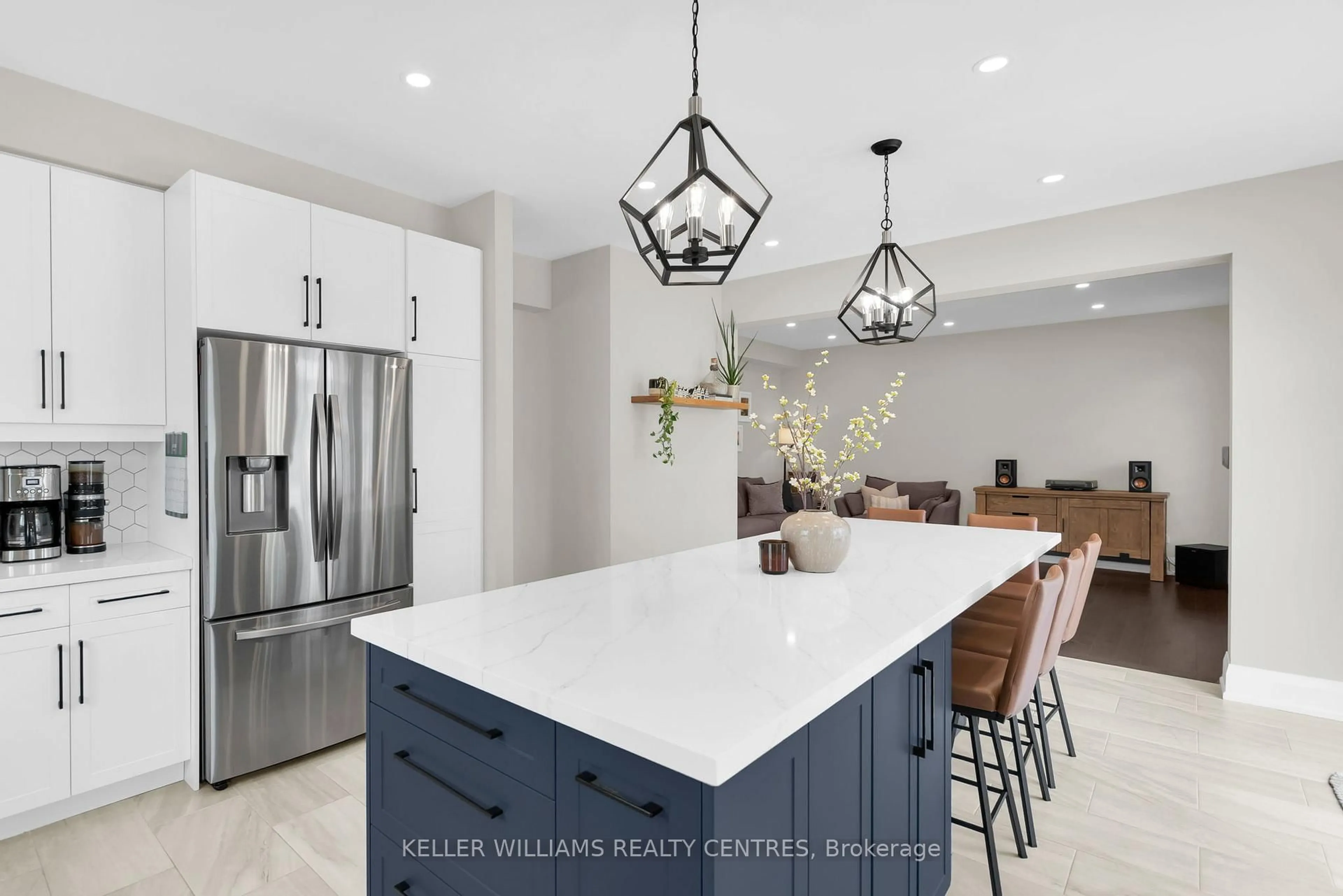 Contemporary kitchen, ceramic/tile floor for 2 Jewelwing Crt, Bradford West Gwillimbury Ontario L4L 2K1