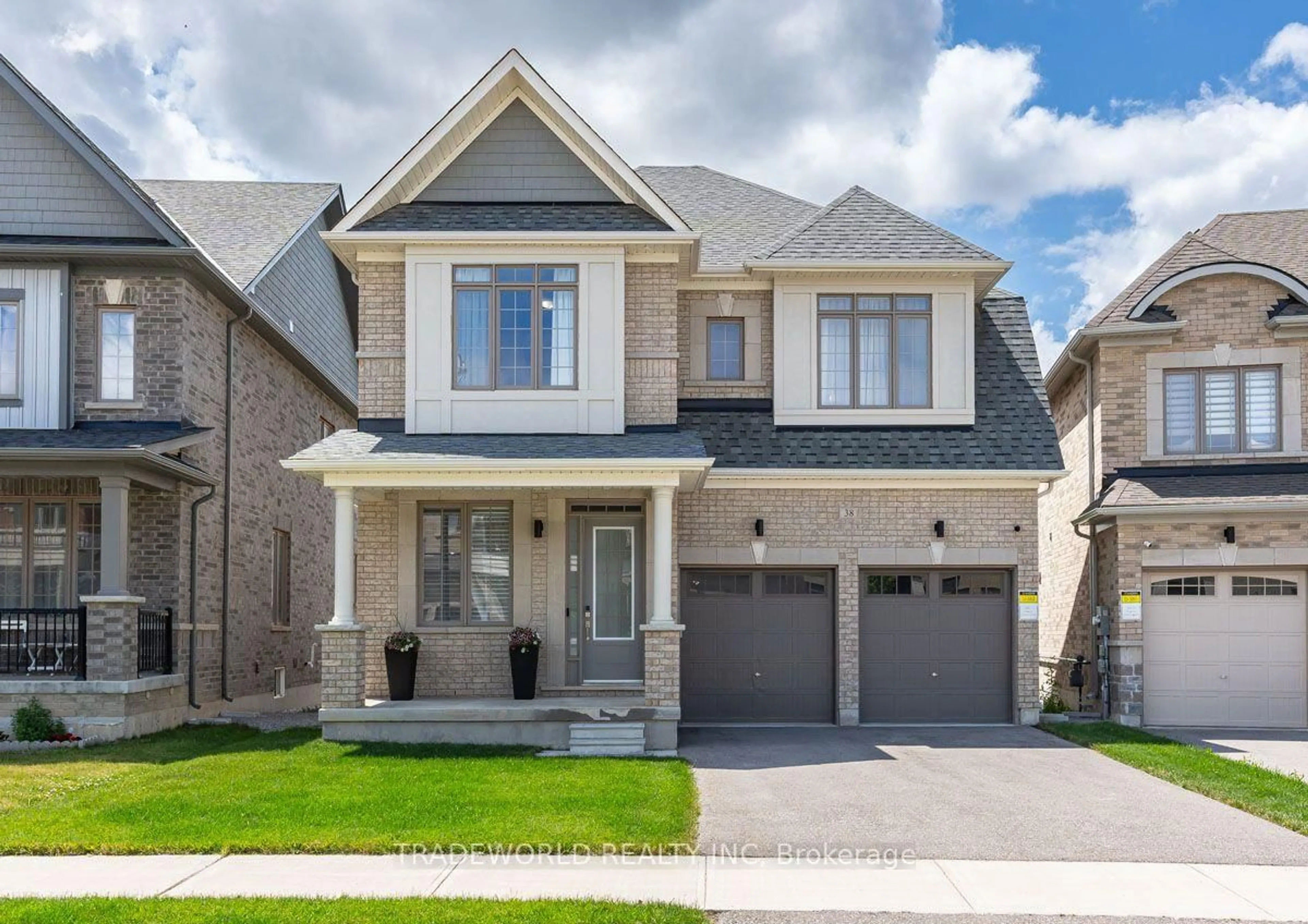 Home with brick exterior material, street for 38 Marlene Johnston Dr, East Gwillimbury Ontario L9N 0W7