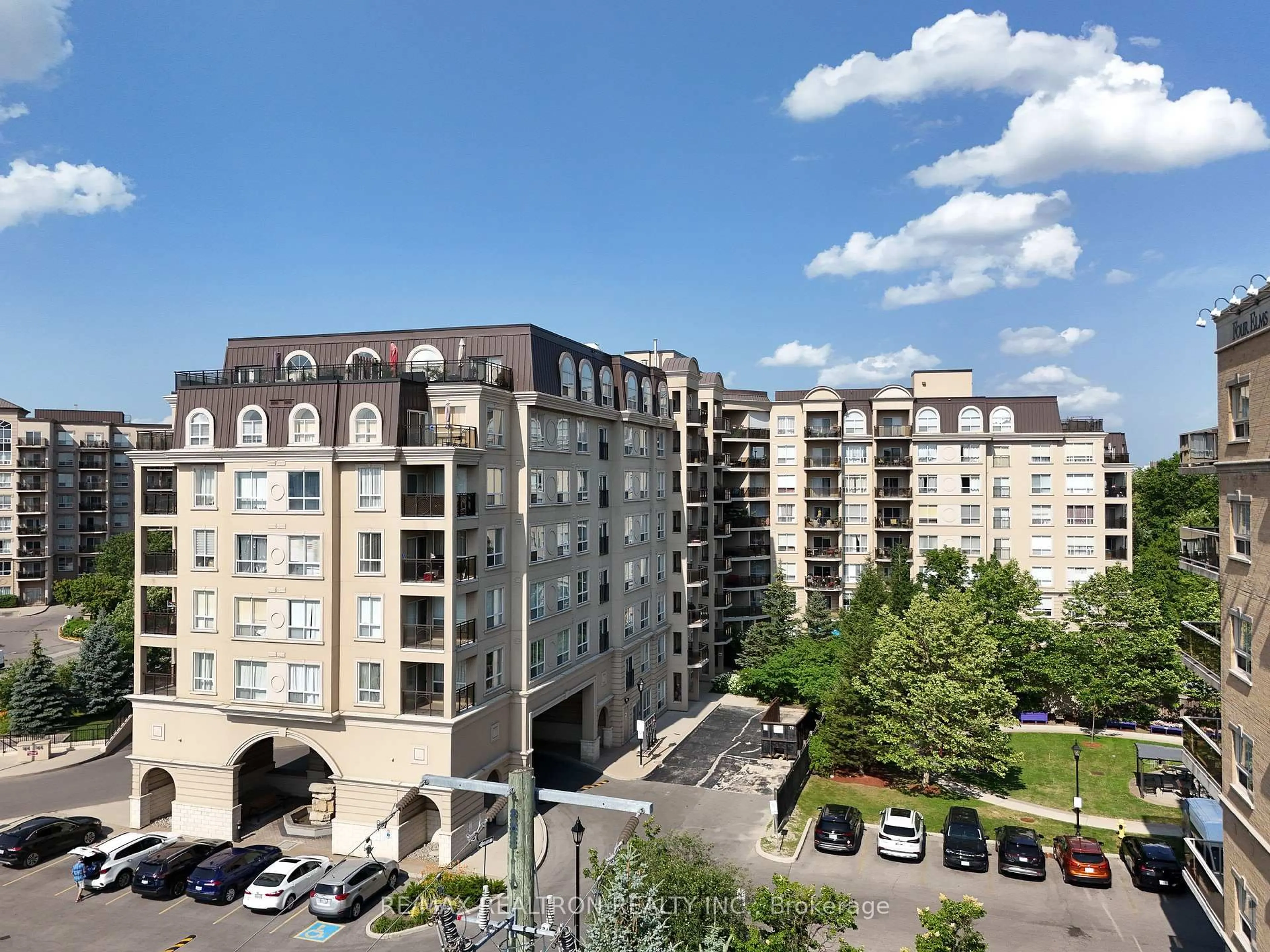 A pic from outside/outdoor area/front of a property/back of a property/a pic from drone, city buildings view from balcony for 1 Maison Parc Crt #402, Vaughan Ontario L4J 9K1