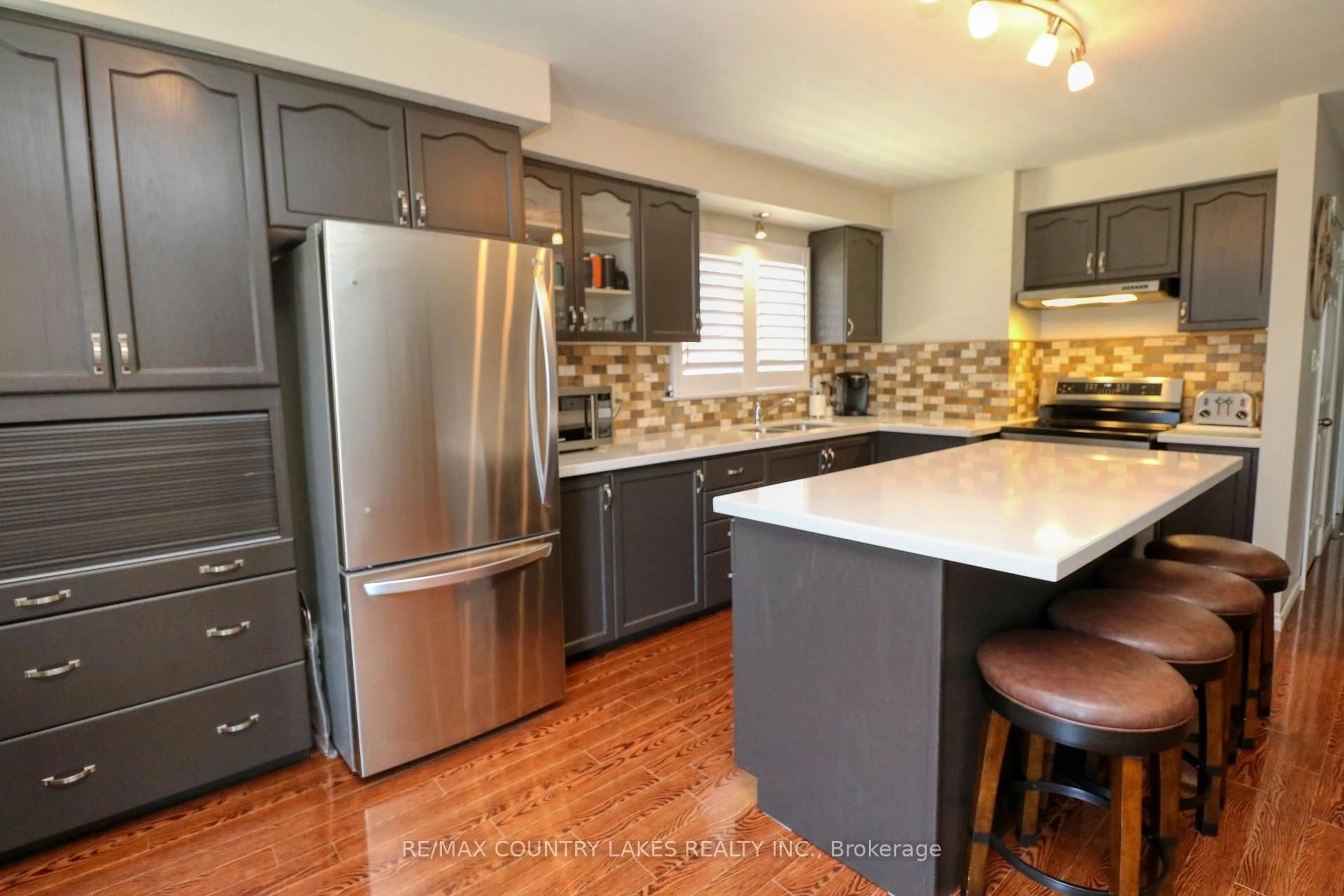 Open concept kitchen, unknown for 110 Seventh St, Brock Ontario L0K 1A0