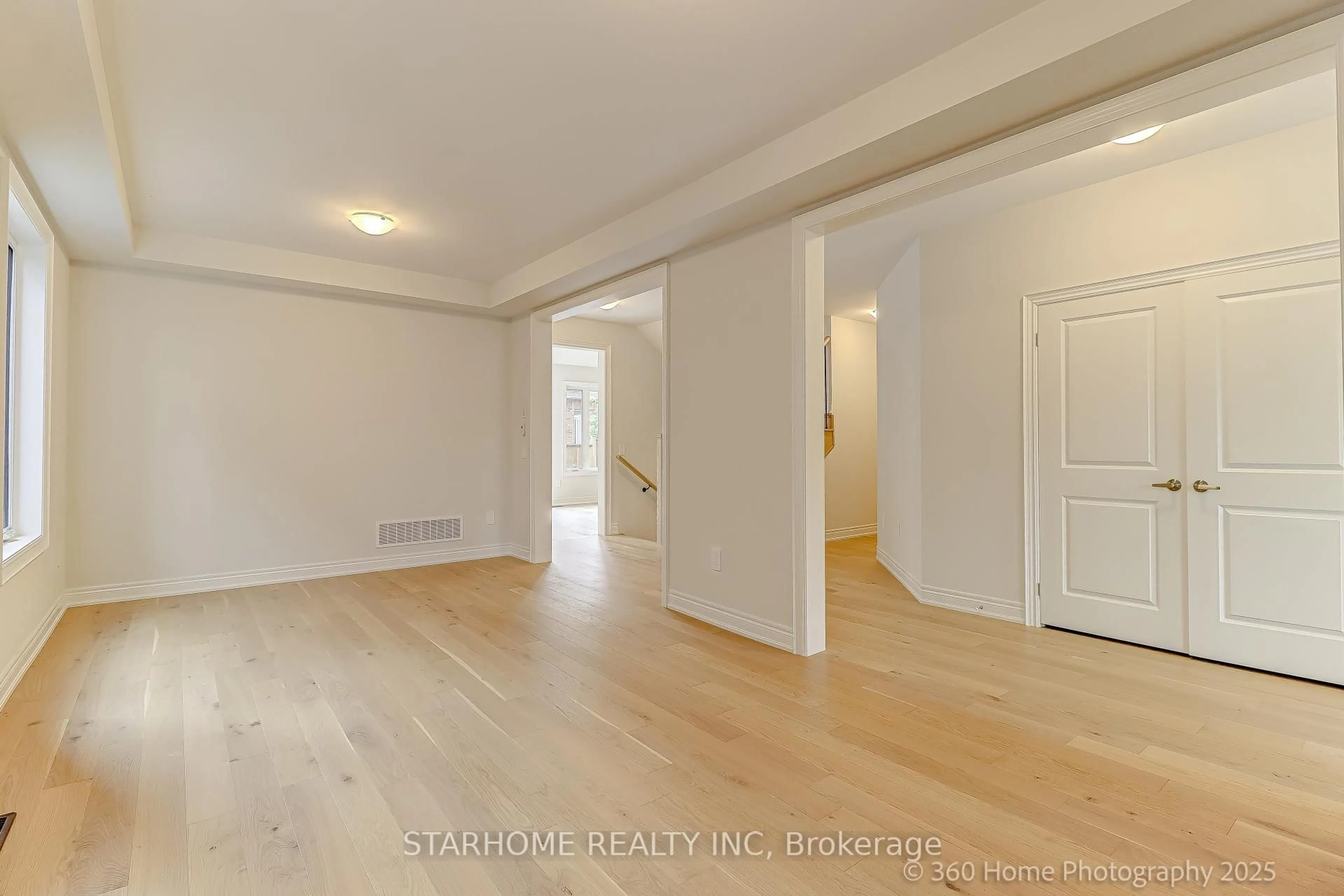 A pic of a room for 49 Bostock Dr, Georgina Ontario L4P 0T1