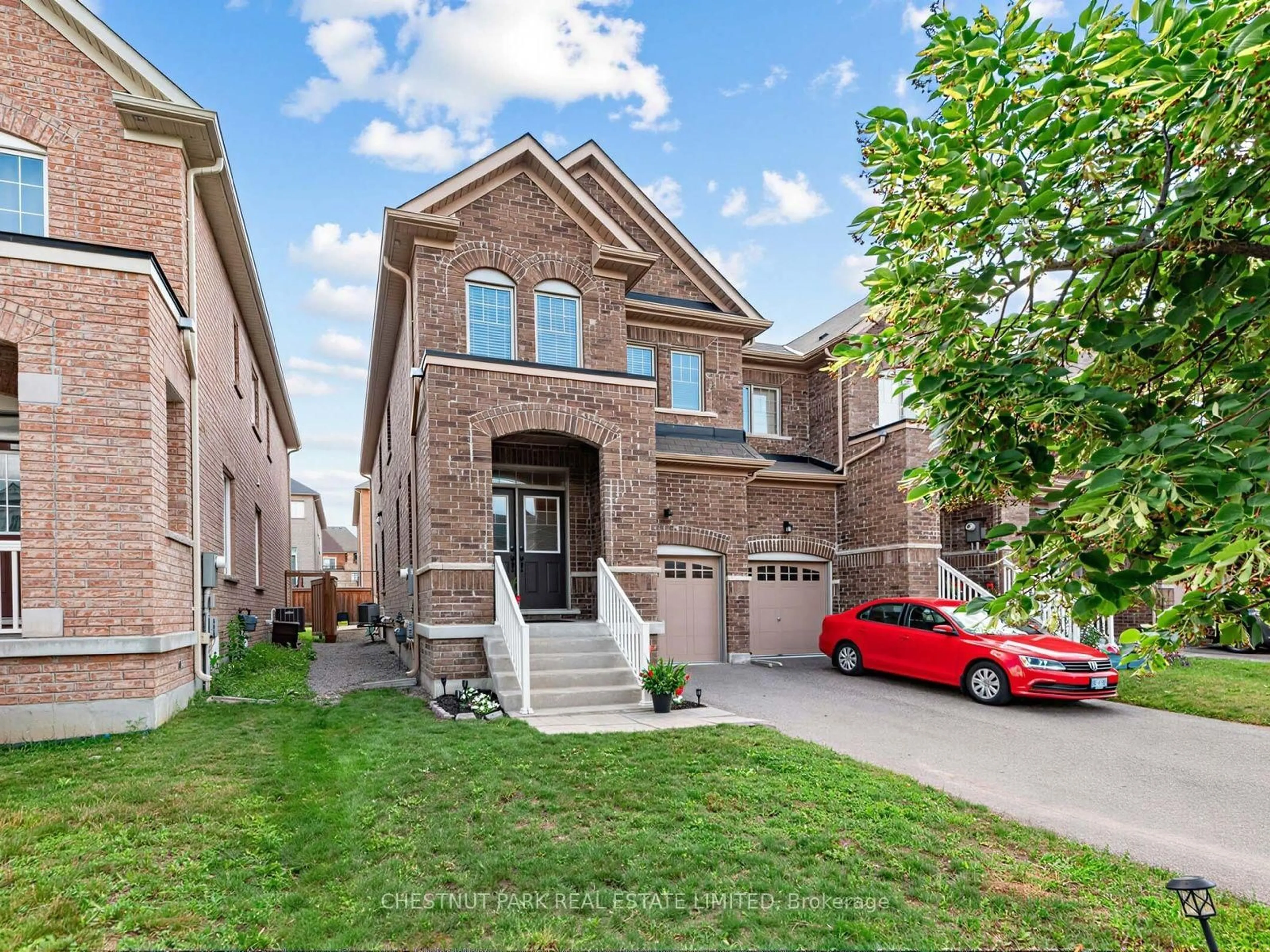 Home with brick exterior material, street for 11 Constable St, Aurora Ontario L4G 1B7