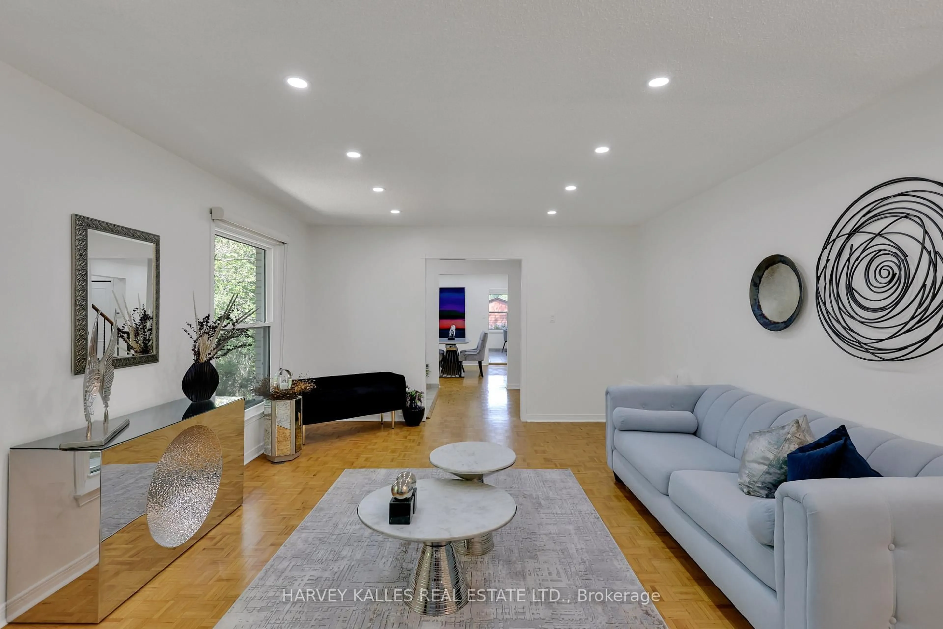 Living room with furniture, unknown for 62 Aberfeldy Cres, Markham Ontario L3T 4C4