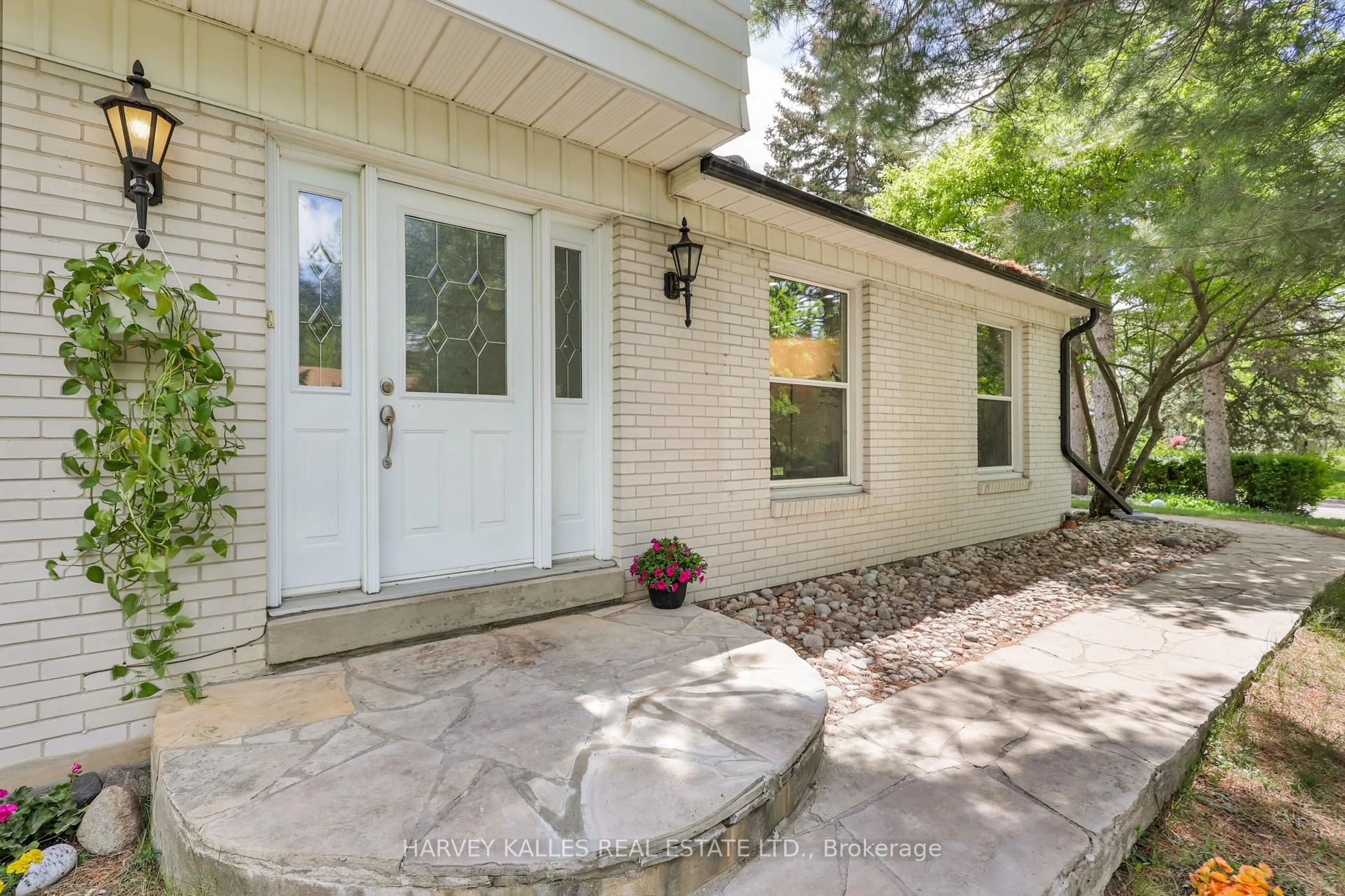 Unknown for 62 Aberfeldy Cres, Markham Ontario L3T 4C4