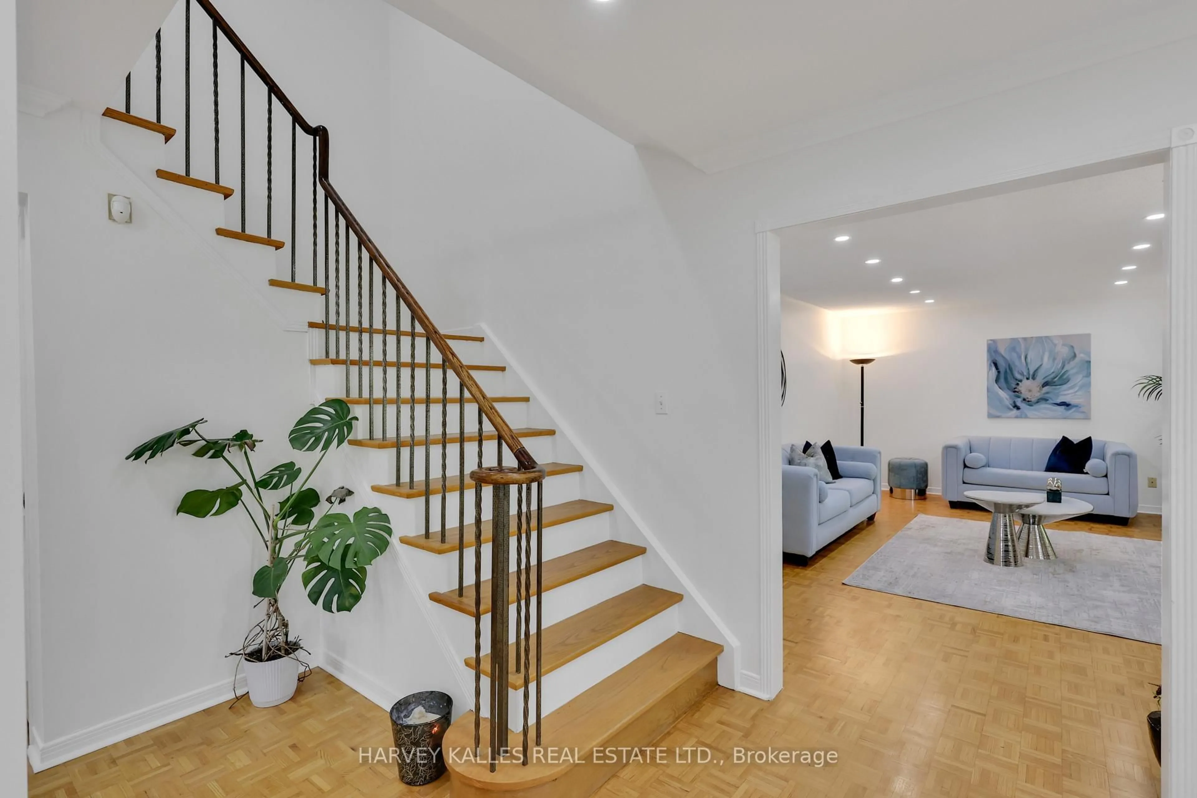 Unknown for 62 Aberfeldy Cres, Markham Ontario L3T 4C4