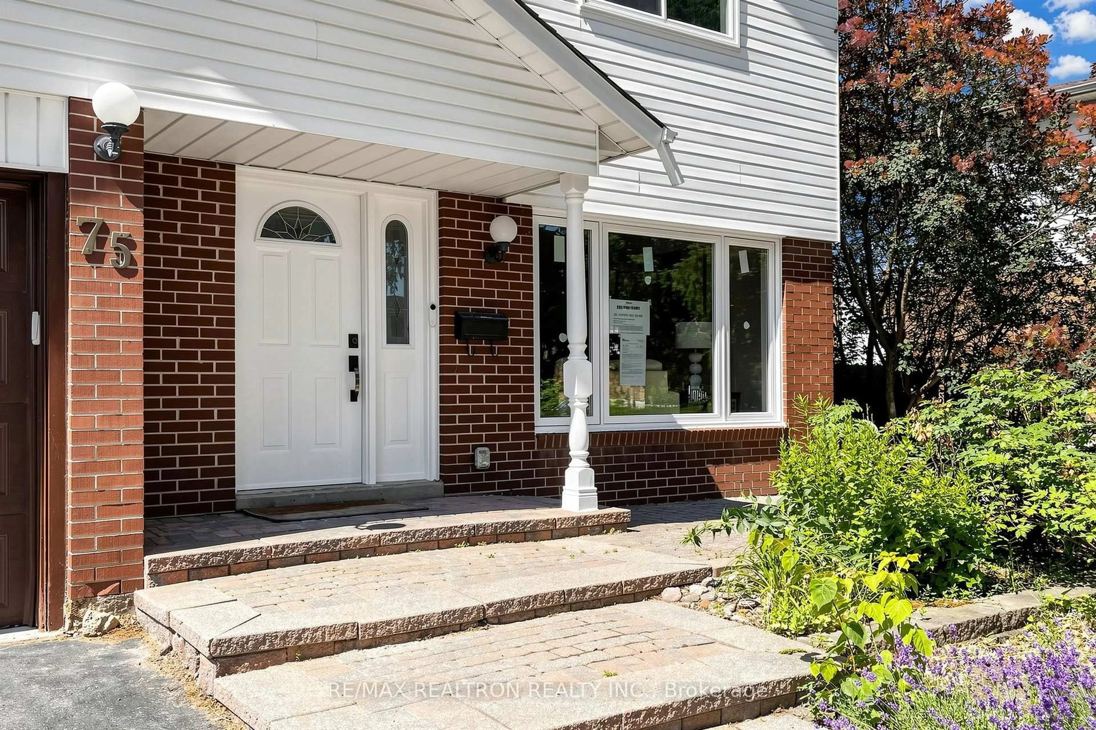 Home with brick exterior material, street for 75 Pringle Ave, Markham Ontario L3P 2P5