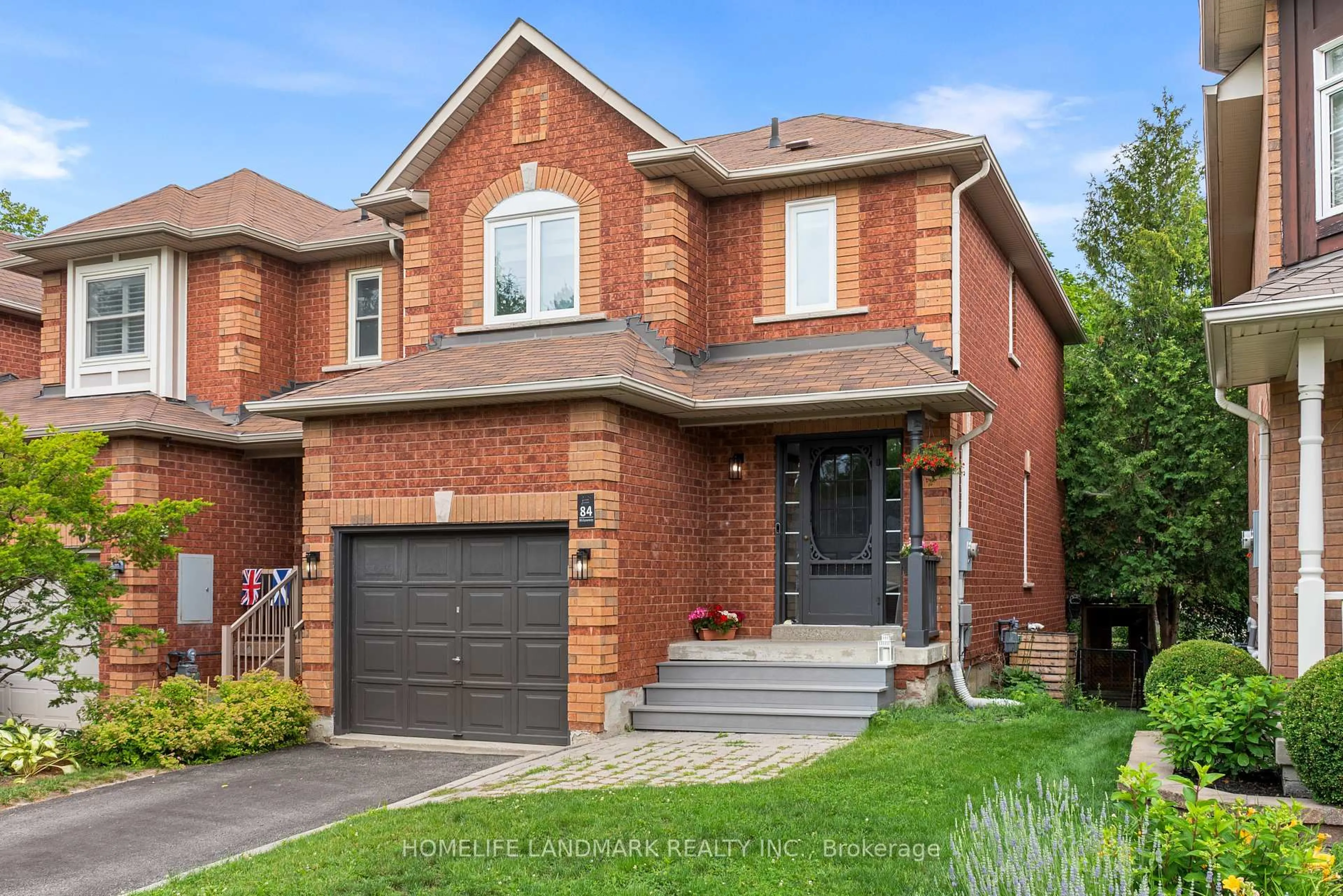 Home with brick exterior material, street for 84 Willoway, Whitchurch-Stouffville Ontario L4A 1K6