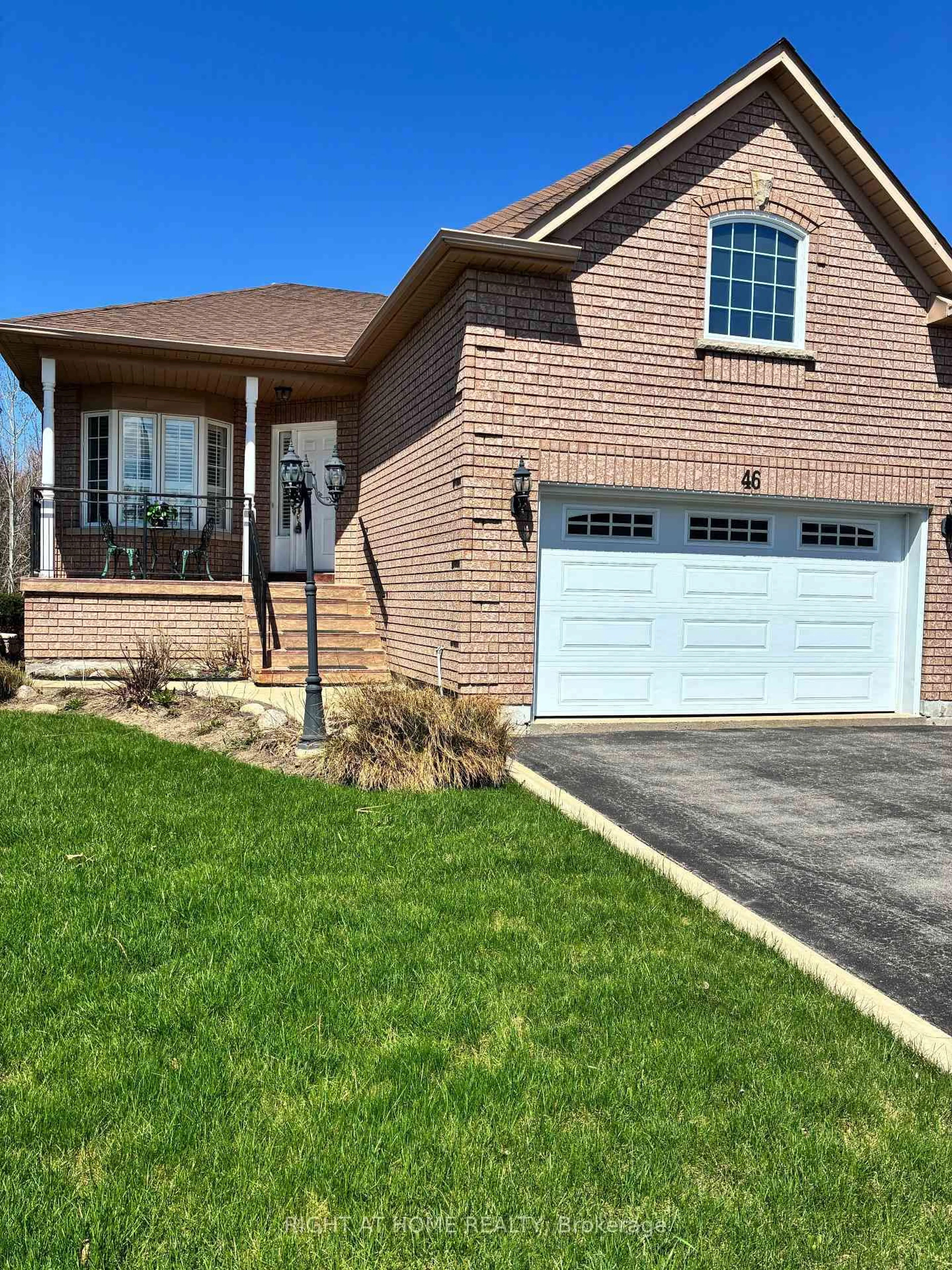 Home with brick exterior material, street for 46 Woodhaven Cres, Richmond Hill Ontario L4E 3T2