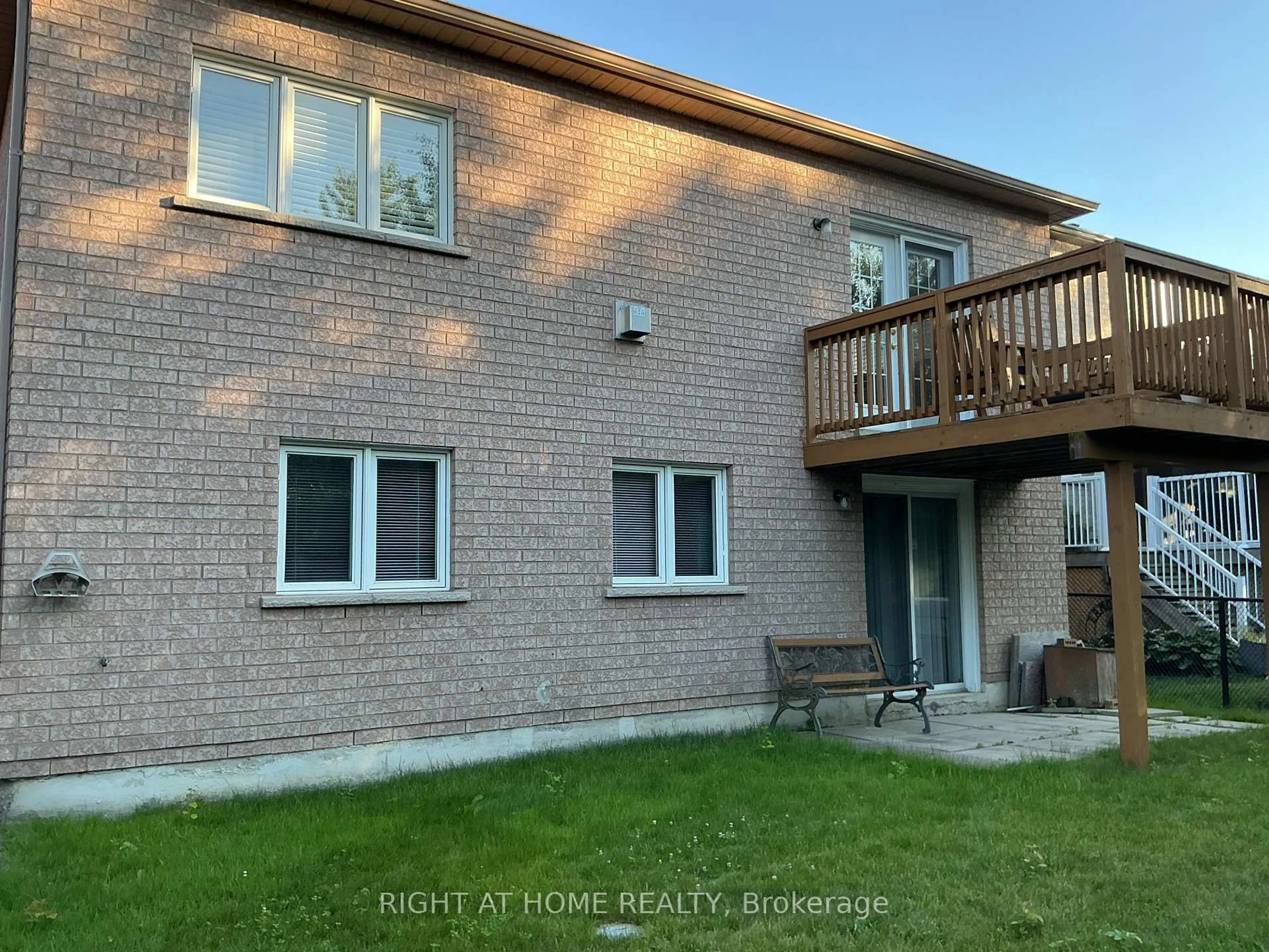 Home with brick exterior material, unknown for 46 Woodhaven Cres, Richmond Hill Ontario L4E 3T2