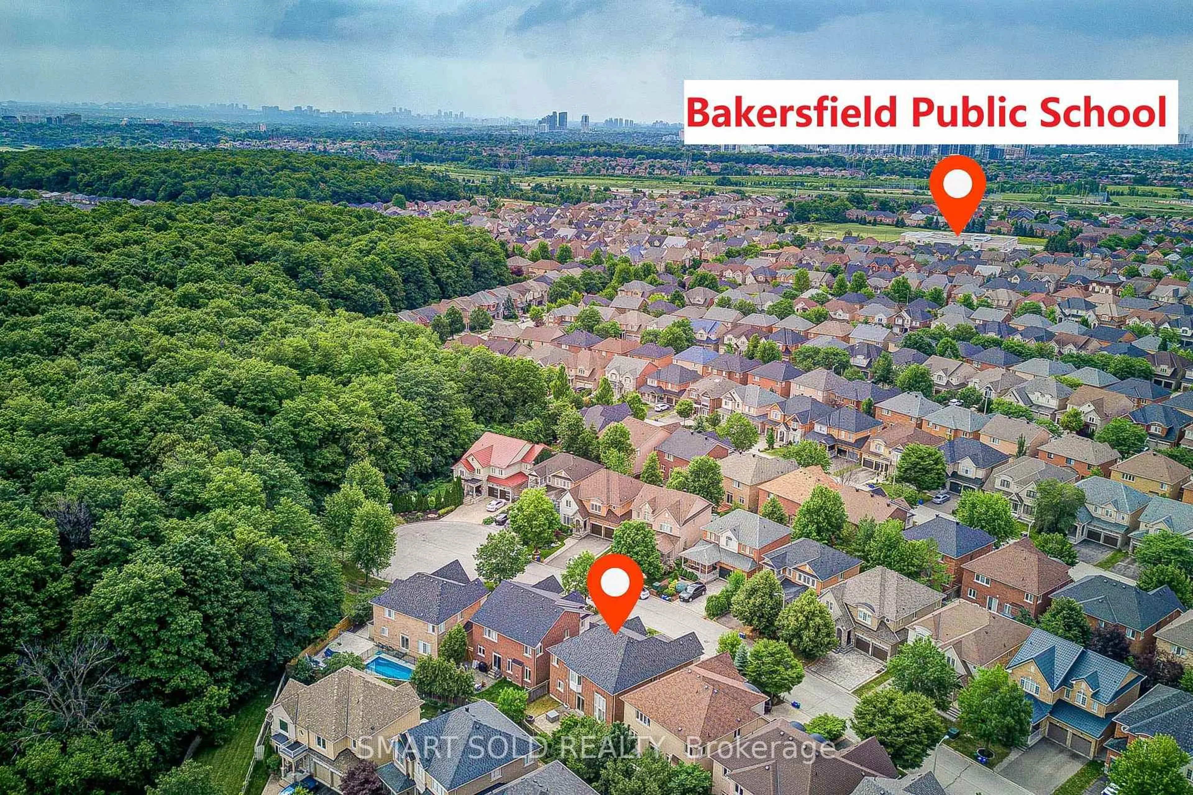 A pic from outside/outdoor area/front of a property/back of a property/a pic from drone, city buildings view from balcony for 34 Jacobi Crt, Vaughan Ontario L4J 9H8