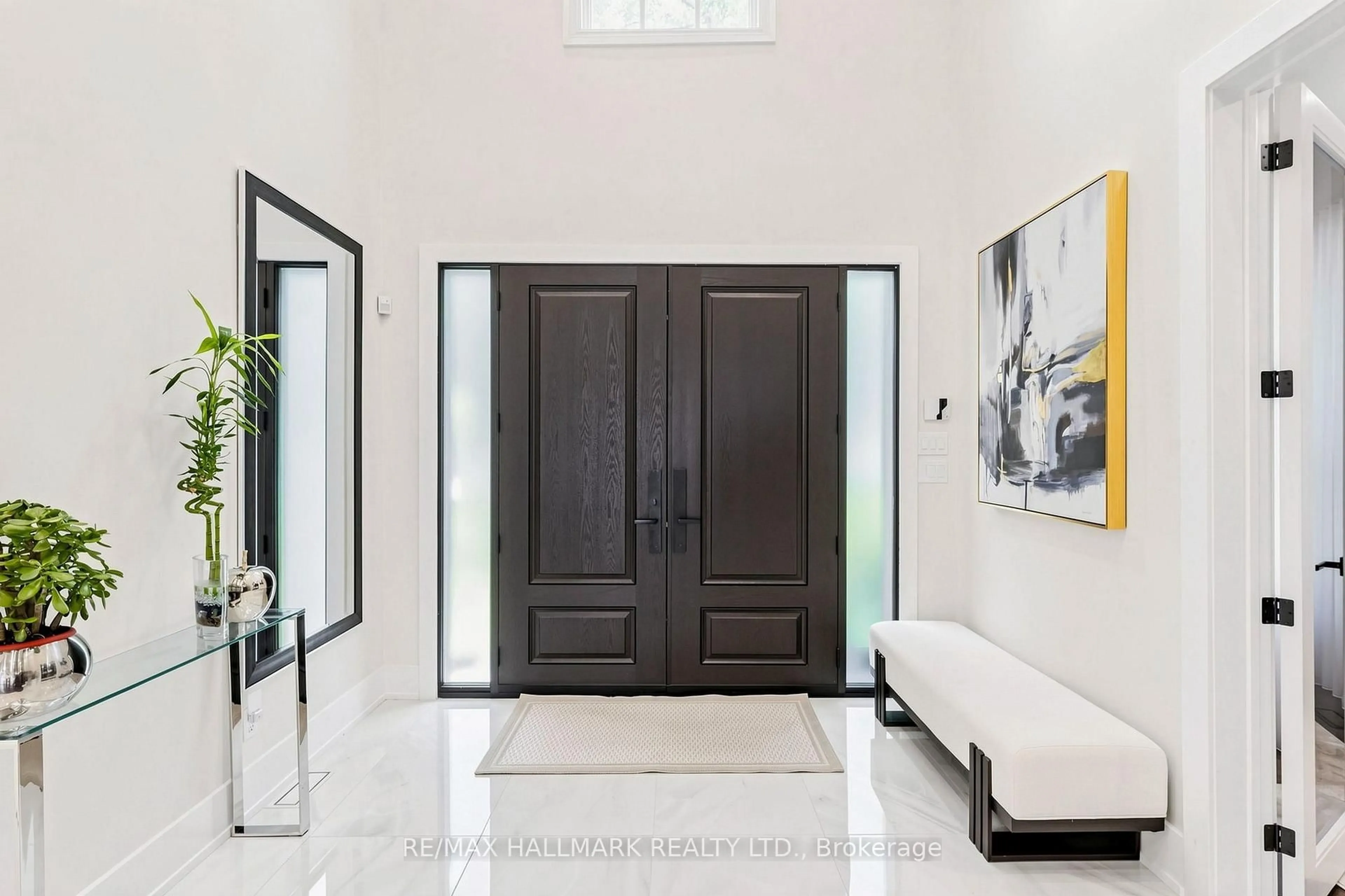 Indoor entryway for 63 Willett Cres, Richmond Hill Ontario L4C 7W2