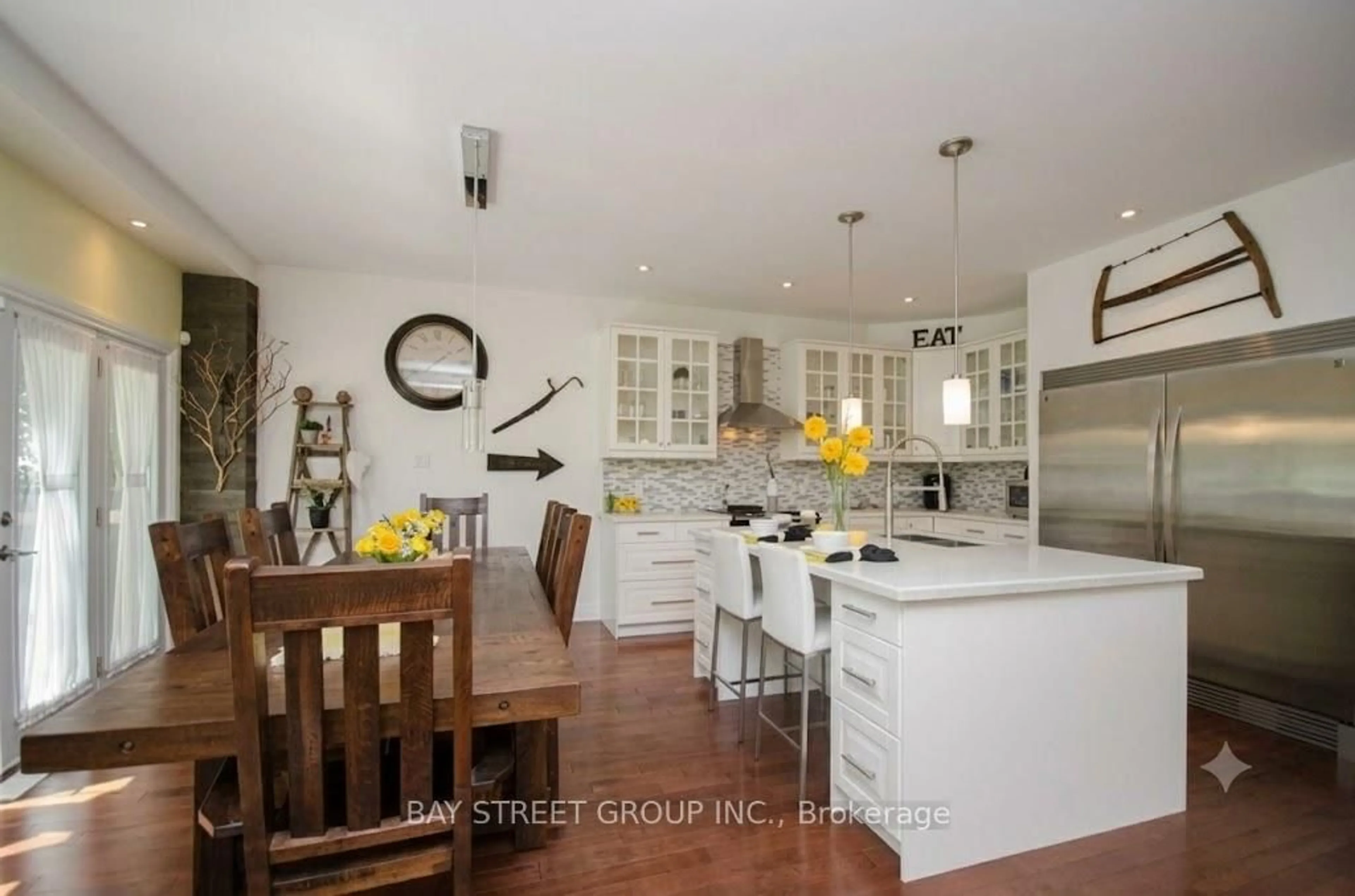 Open concept kitchen, unknown for 133 Riveredge Dr, Georgina Ontario L4P 2P4