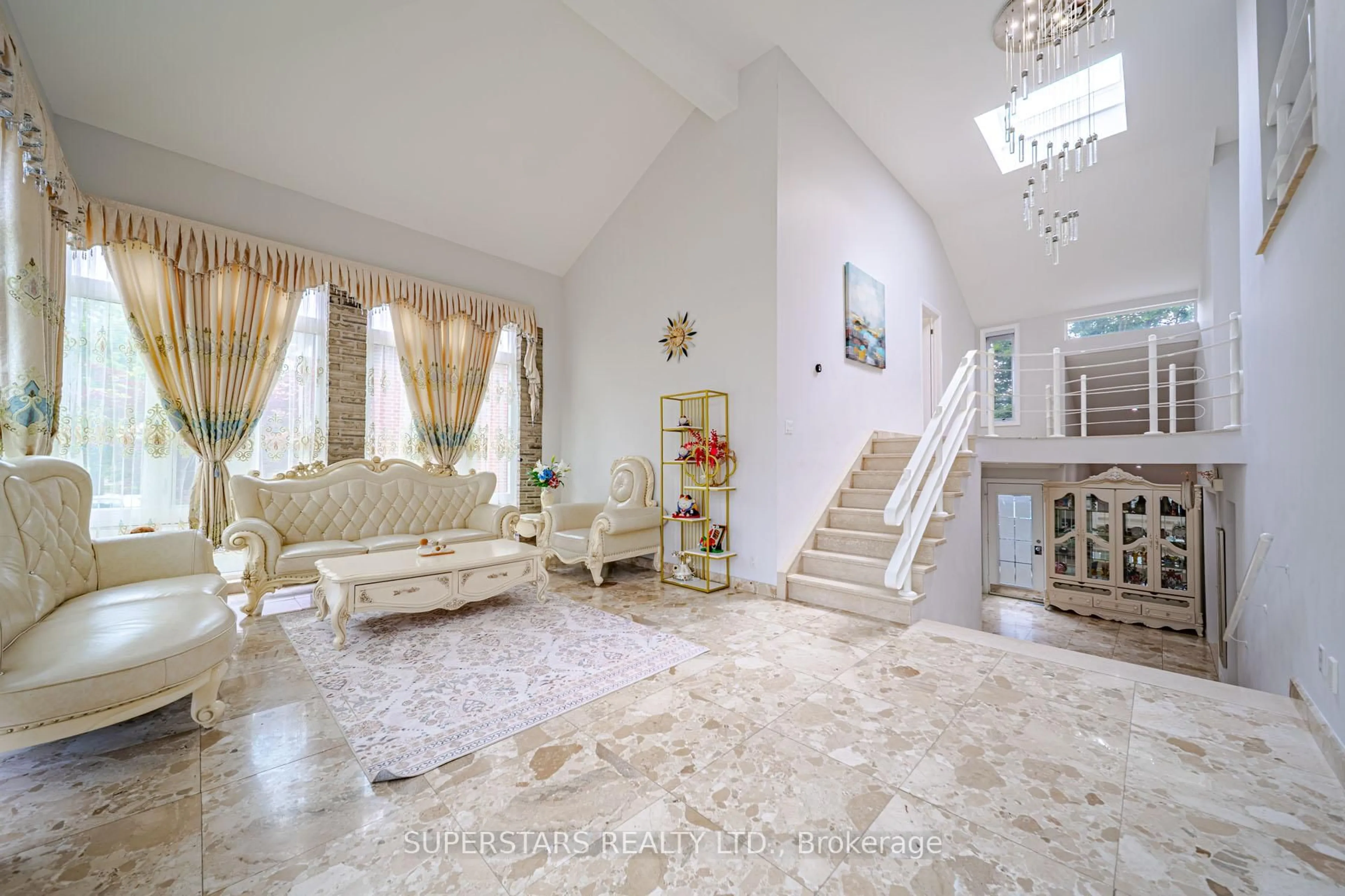 Indoor foyer for 23 Montgomery Crt, Markham Ontario L3R 0C4