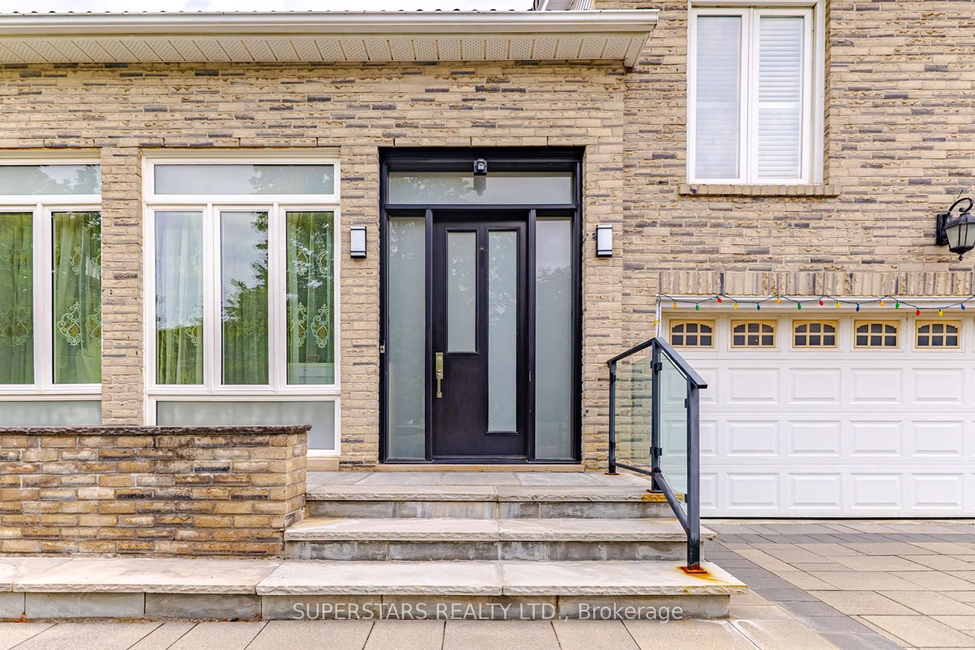 Home with brick exterior material, street for 23 Montgomery Crt, Markham Ontario L3R 0C4