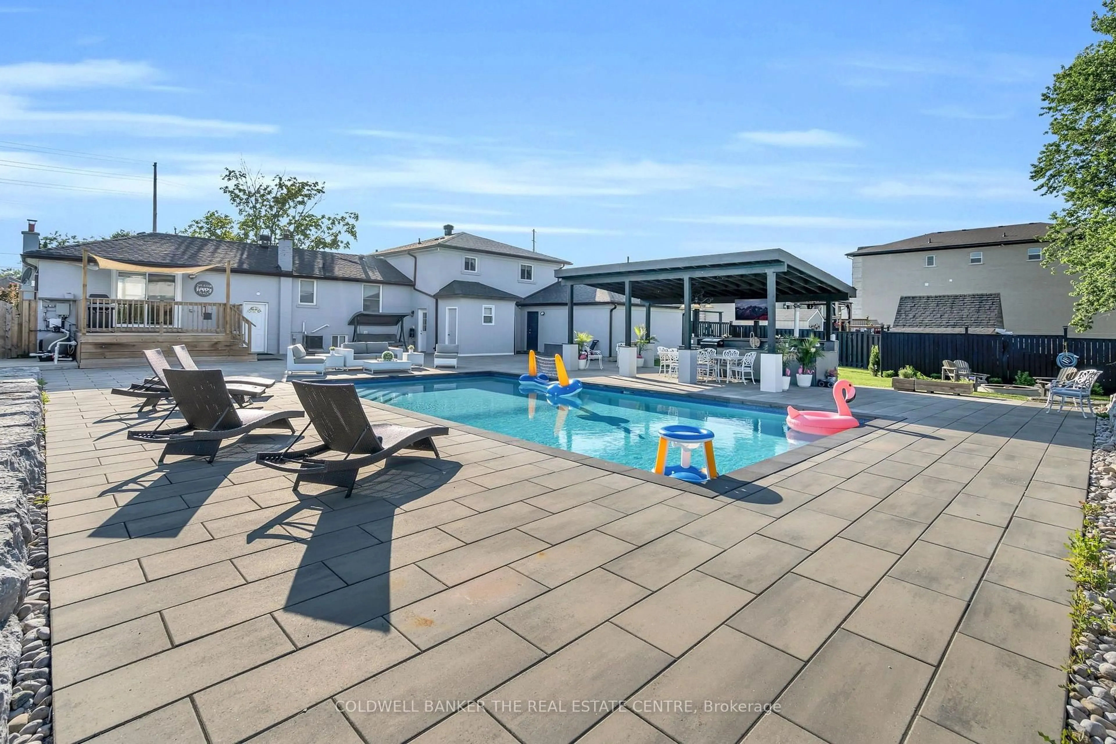 Pool for 683 Simcoe Rd, Bradford West Gwillimbury Ontario L3Z 4B4