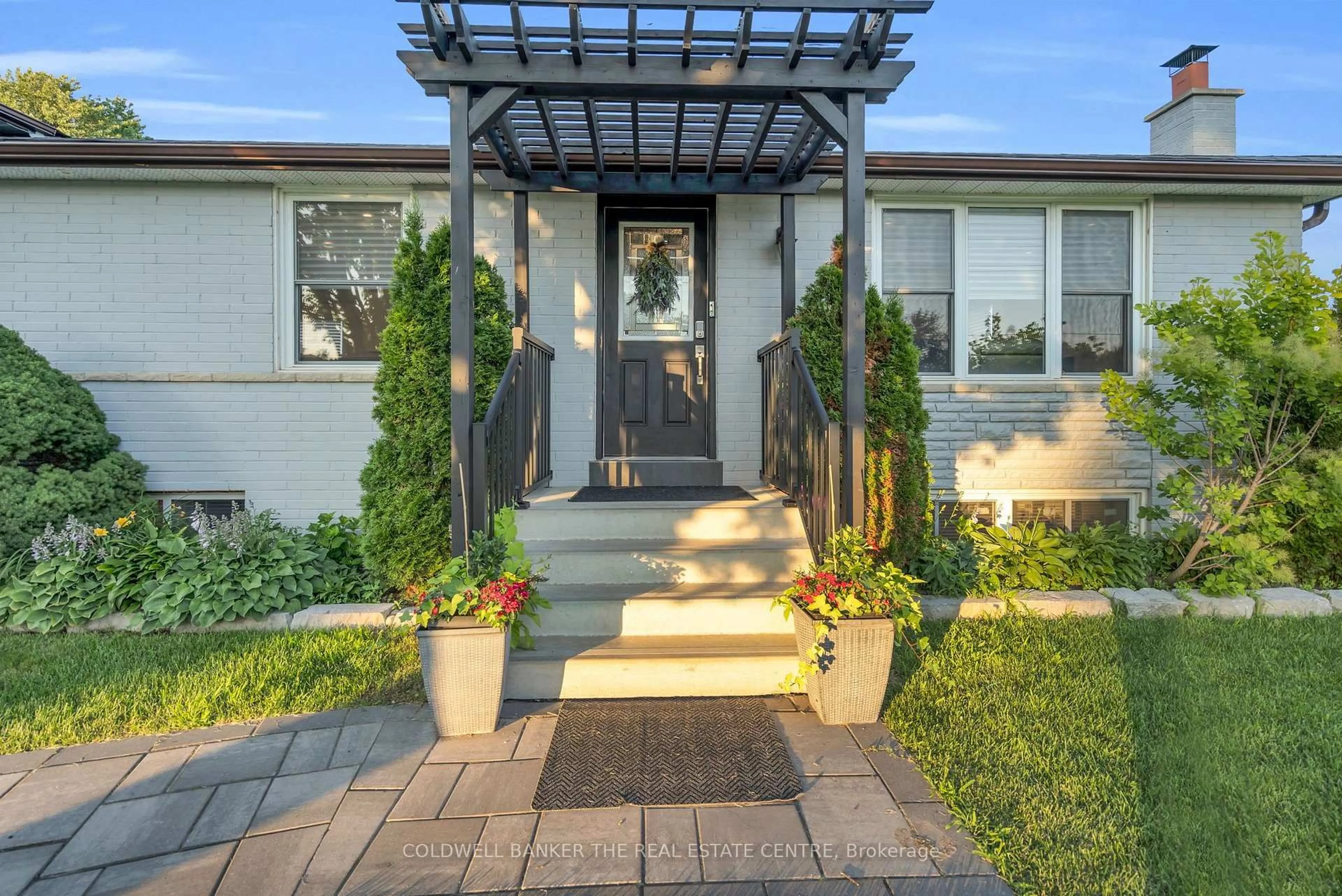 Unknown for 683 Simcoe Rd, Bradford West Gwillimbury Ontario L3Z 4B4