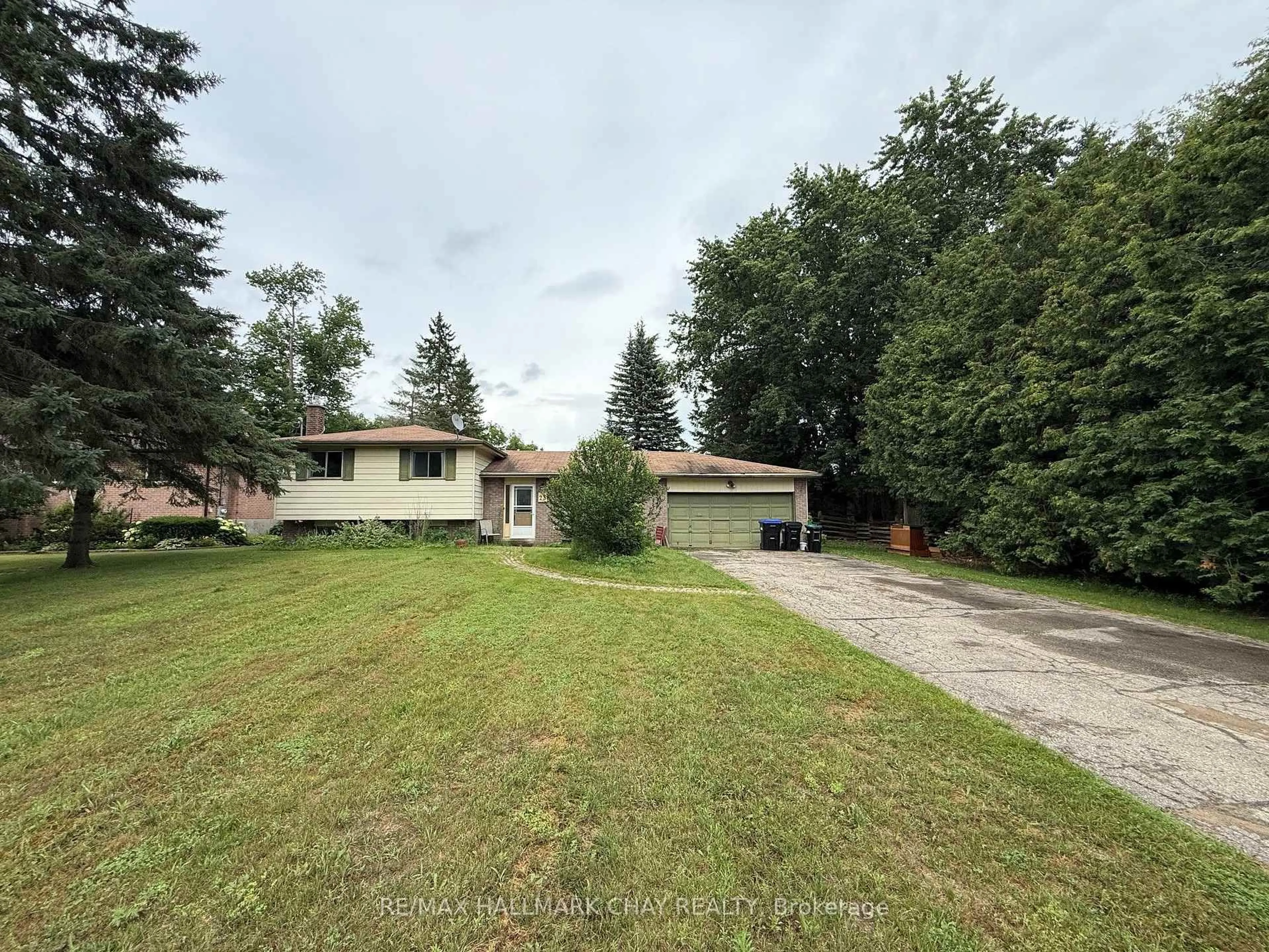 A pic from outside/outdoor area/front of a property/back of a property/a pic from drone, street for 23 Pine Park Blvd, Adjala-Tosorontio Ontario L0M 1J0