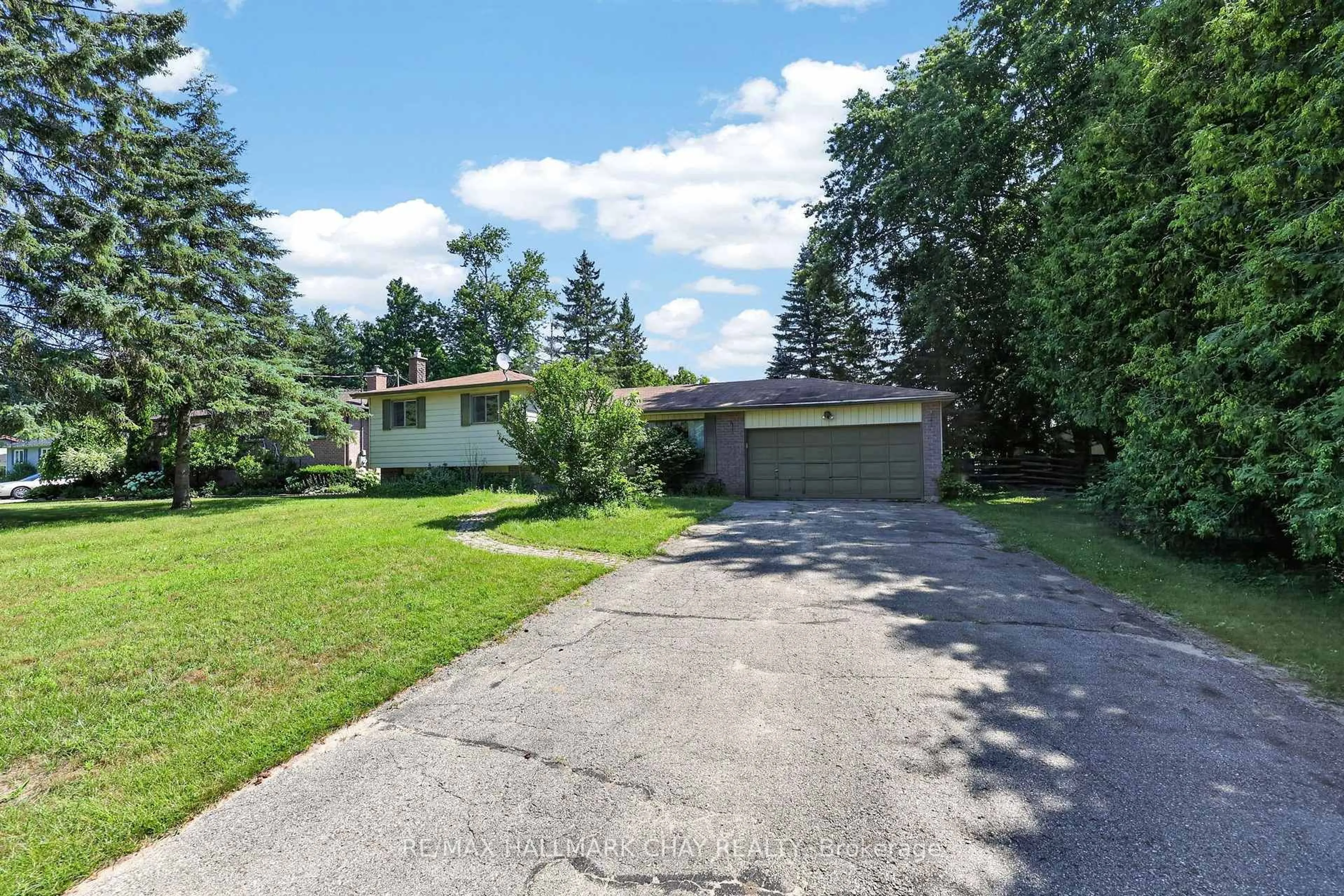 A pic from outside/outdoor area/front of a property/back of a property/a pic from drone, street for 23 Pine Park Blvd, Adjala-Tosorontio Ontario L0M 1J0