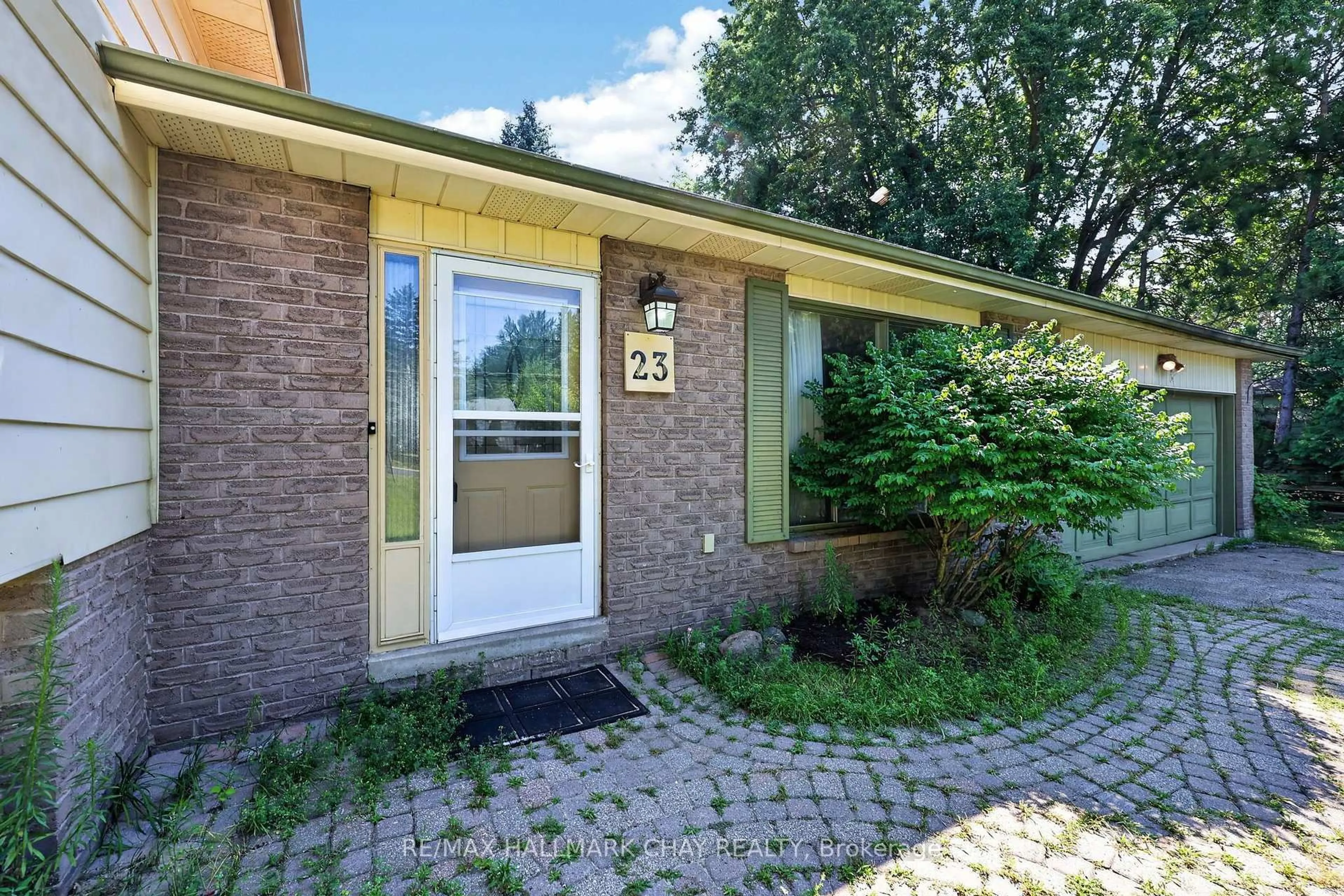 Home with brick exterior material, street for 23 Pine Park Blvd, Adjala-Tosorontio Ontario L0M 1J0
