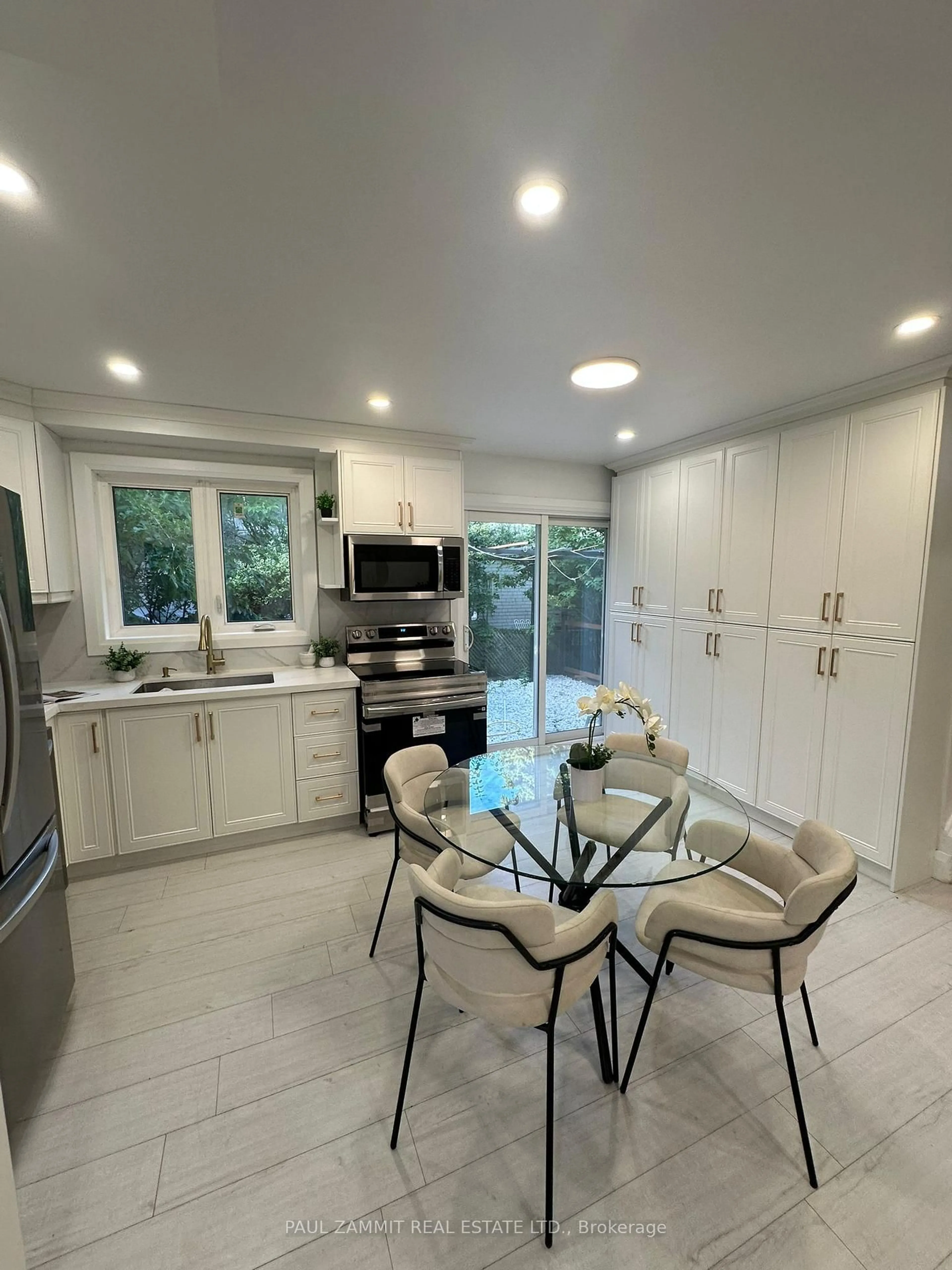 Open concept kitchen, ceramic/tile floor for 6 King Richard Crt, Markham Ontario L3P 1M1
