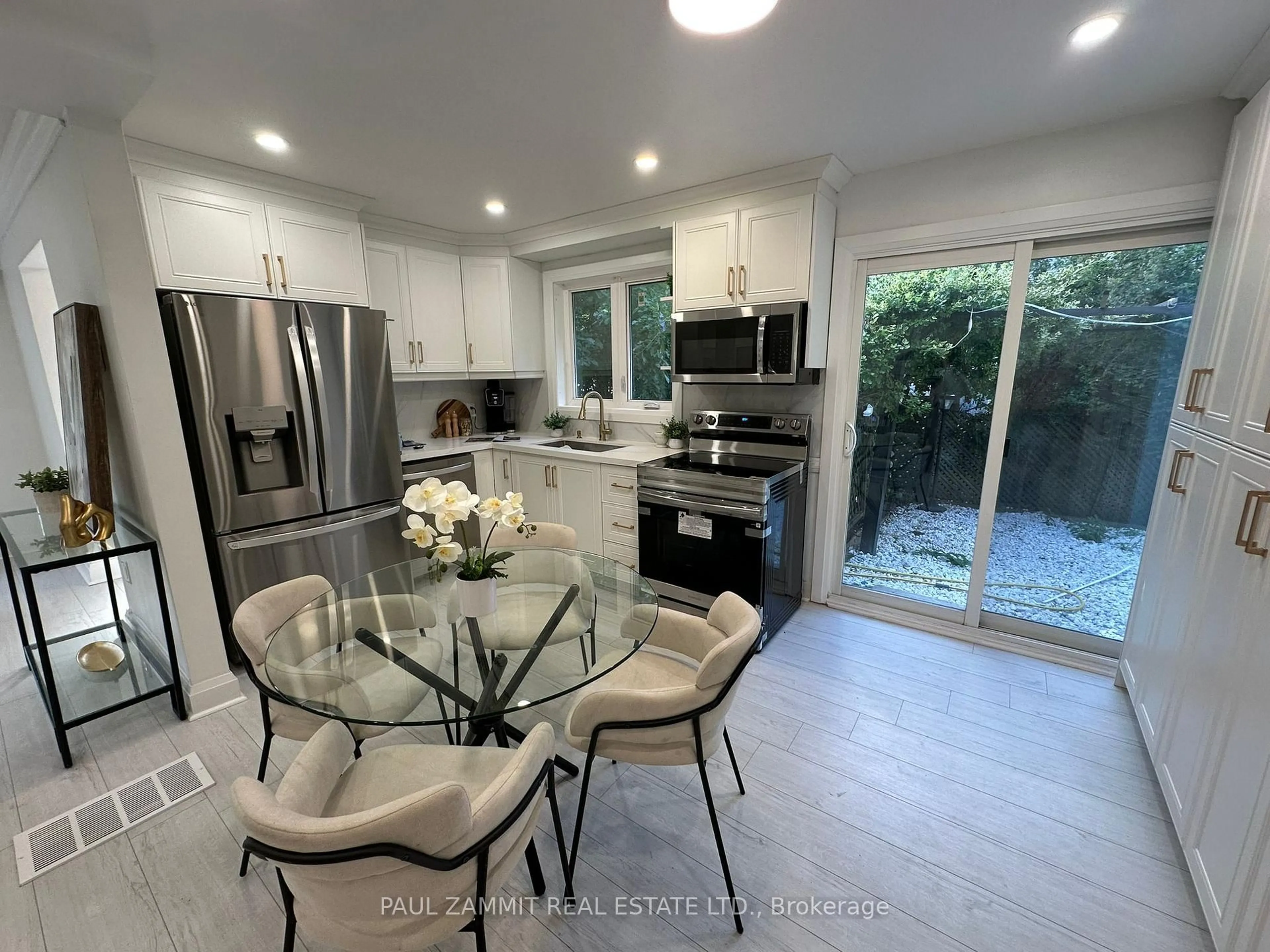 Open concept kitchen, ceramic/tile floor for 6 King Richard Crt, Markham Ontario L3P 1M1