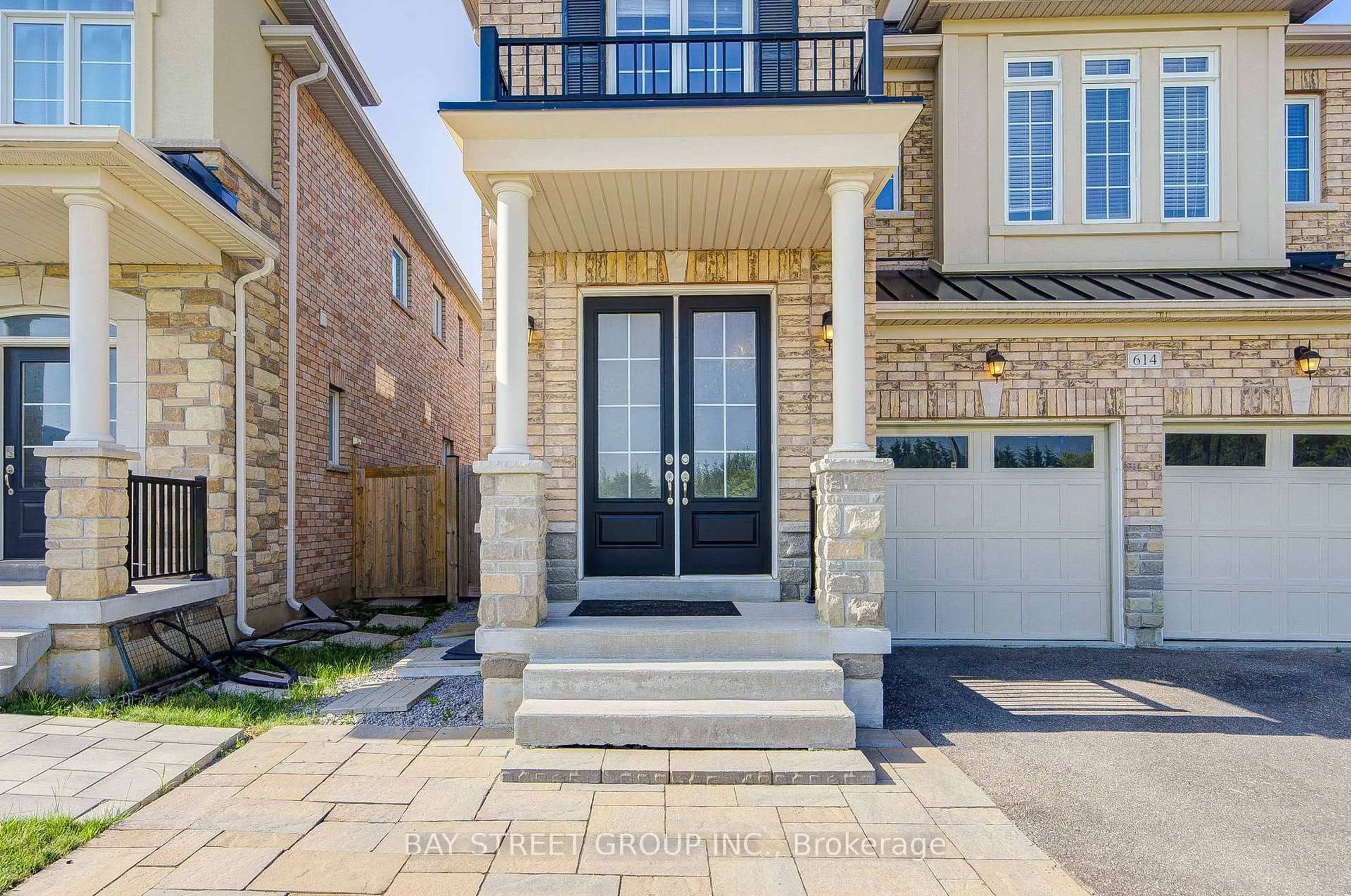 Home with brick exterior material, street for 614 Baker Hill Blvd, Whitchurch-Stouffville Ontario L4A 1Y9