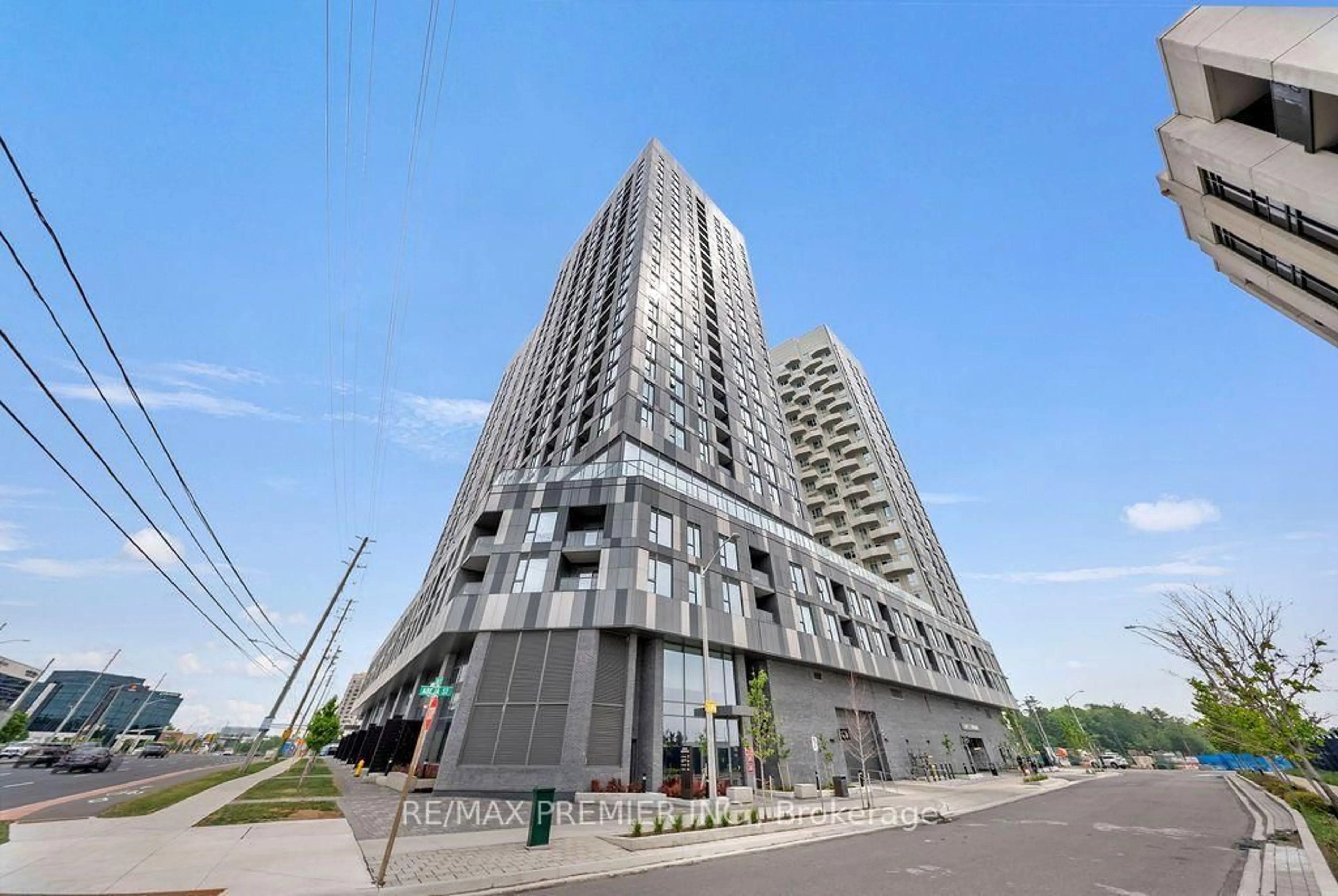Indoor foyer for 10 Abeja St #816, Vaughan Ontario L4K 0R4