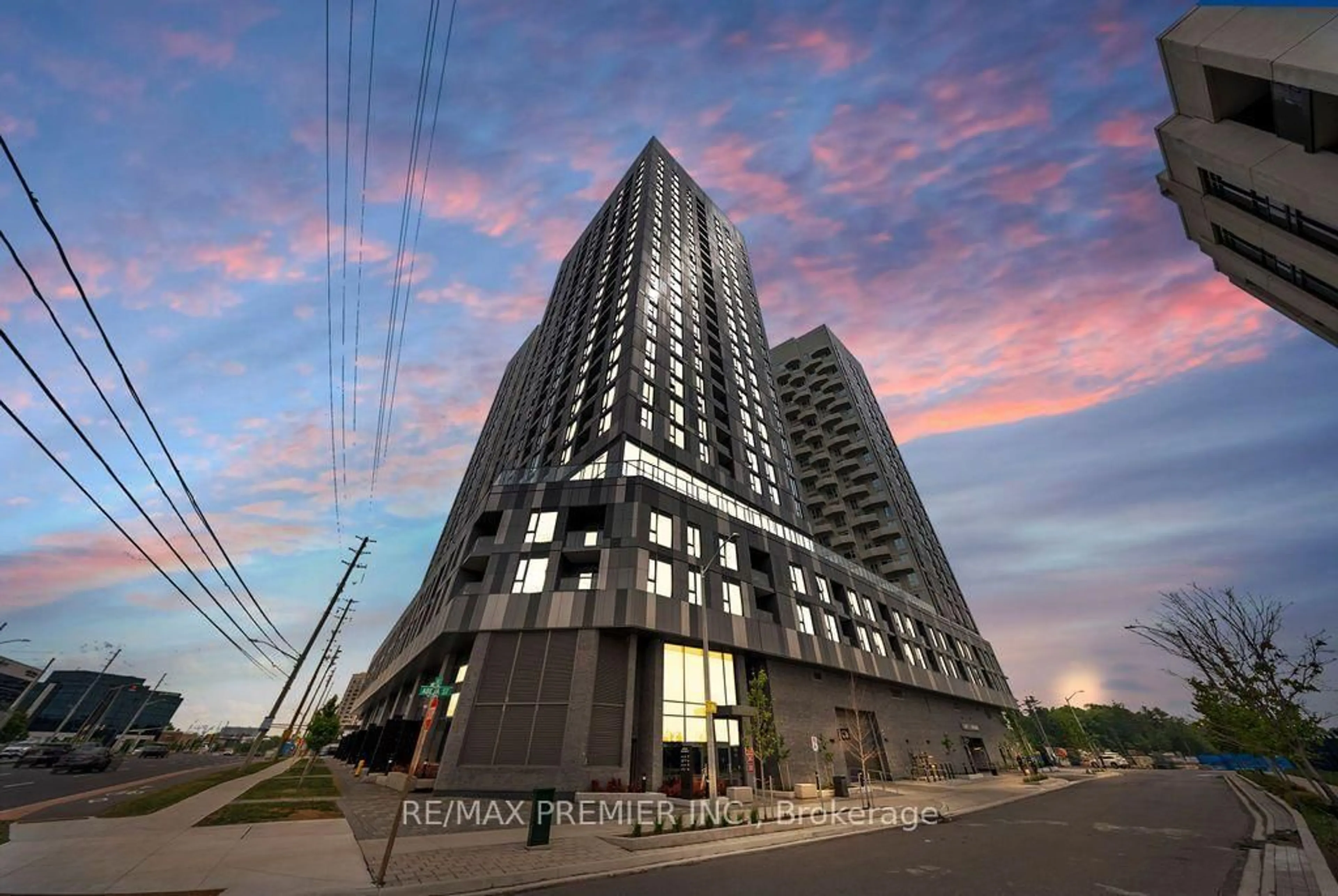 Indoor foyer for 10 Abeja St #816, Vaughan Ontario L4K 0R4