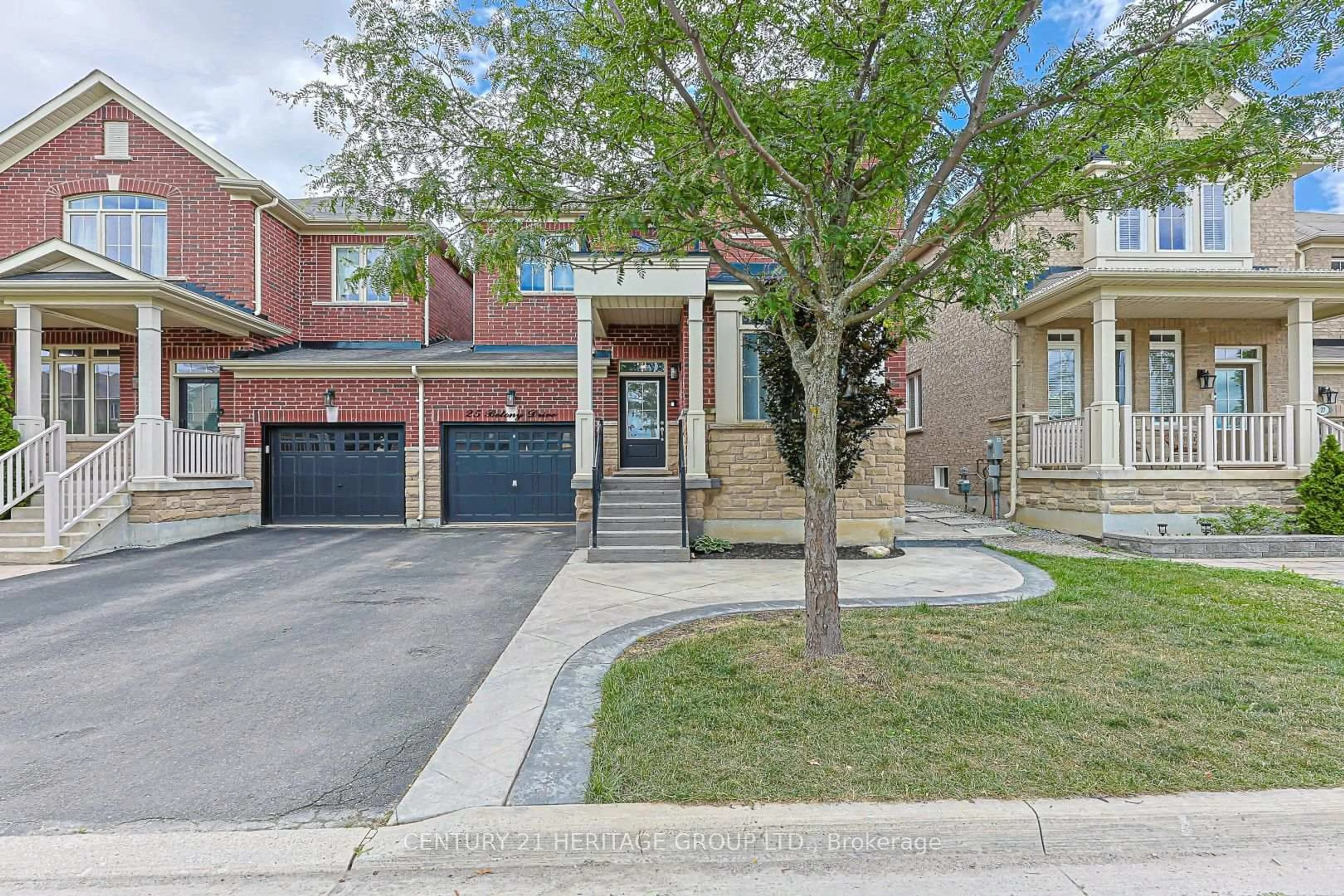 Home with brick exterior material, street for 25 Betony Dr, Richmond Hill Ontario L4E 0L3