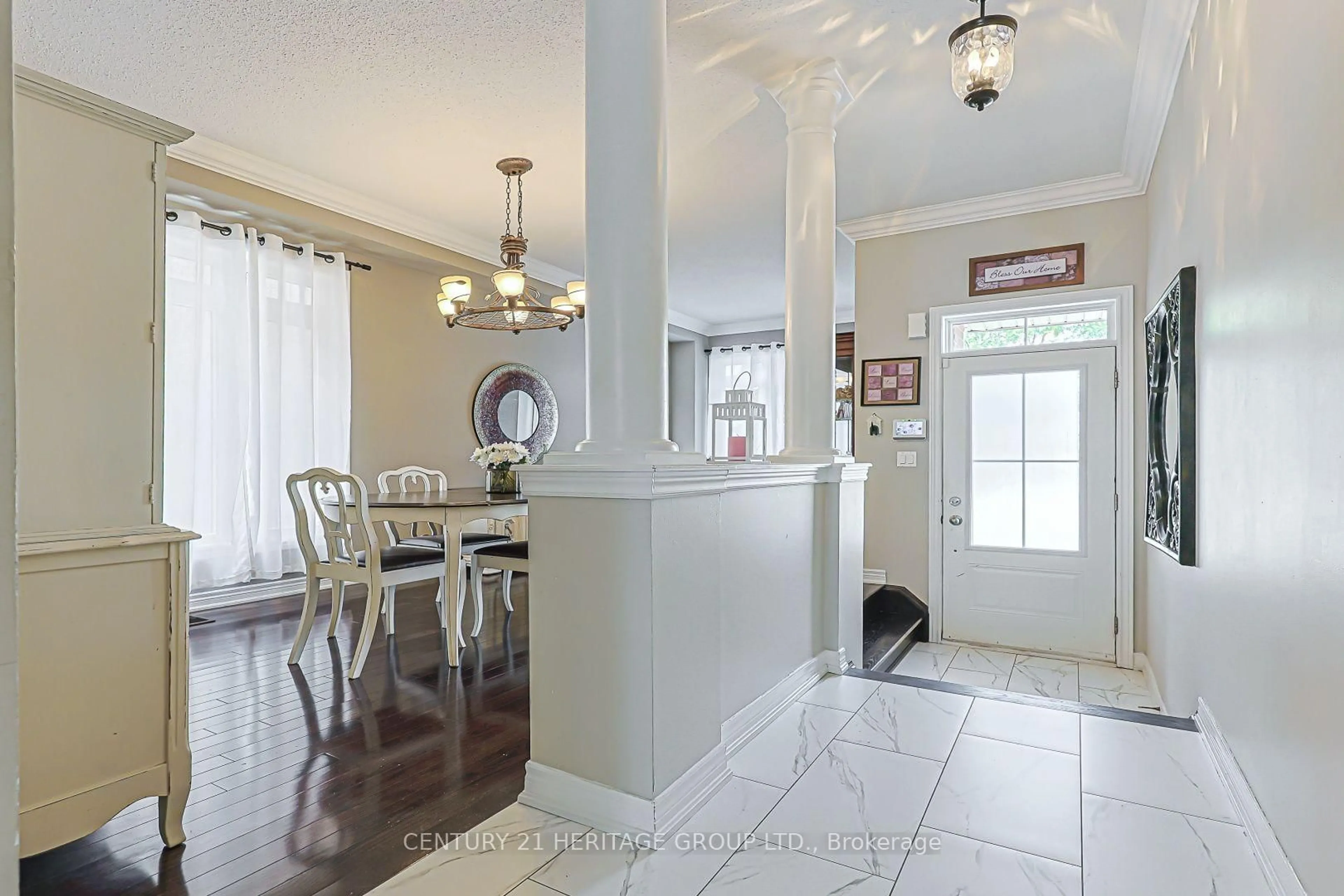 Dining room, ceramic/tile floor for 25 Betony Dr, Richmond Hill Ontario L4E 0L3