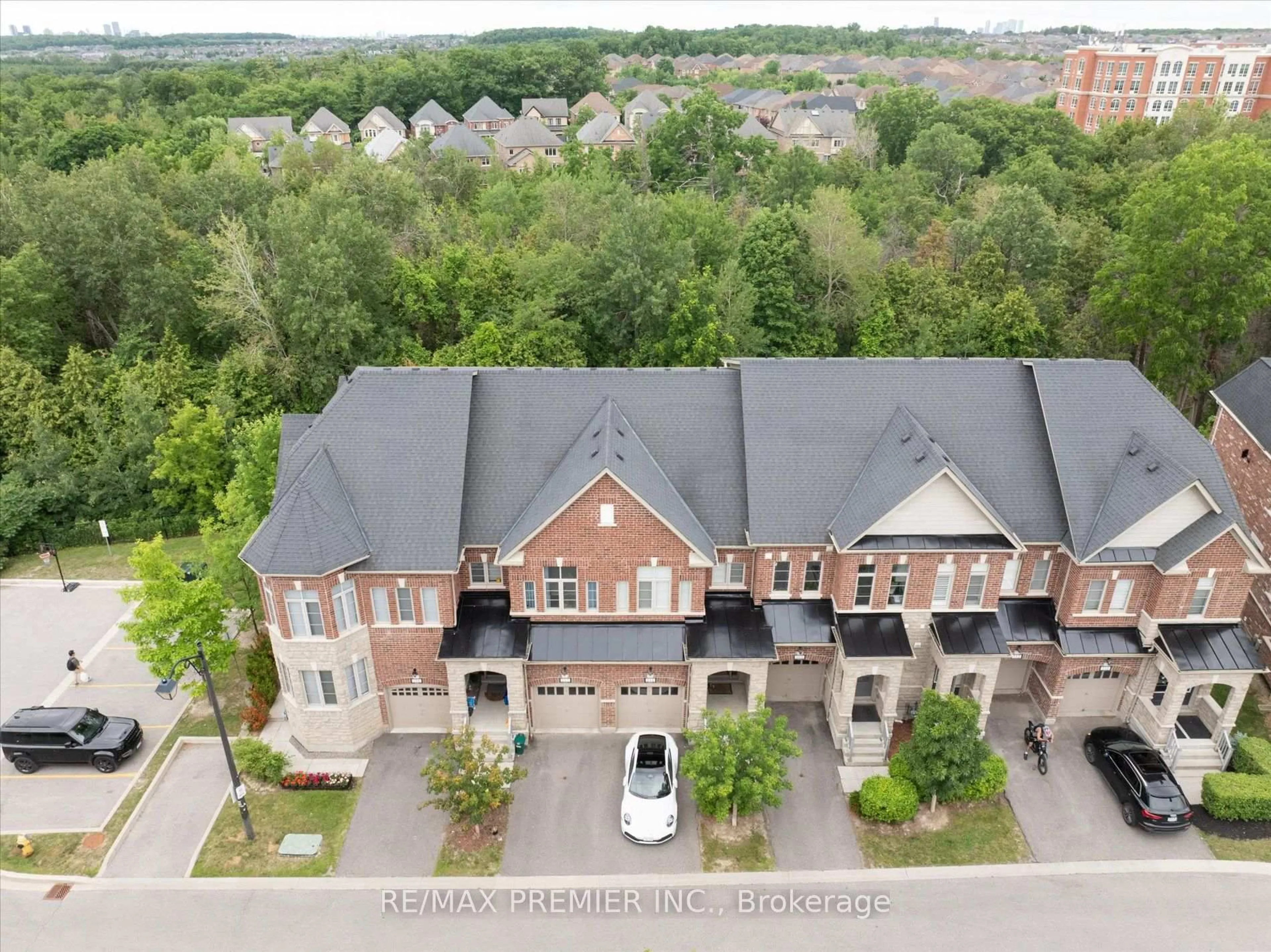 A pic from outside/outdoor area/front of a property/back of a property/a pic from drone, street for 1331 Major Mackenzie Dr #114, Vaughan Ontario L6A 4W4