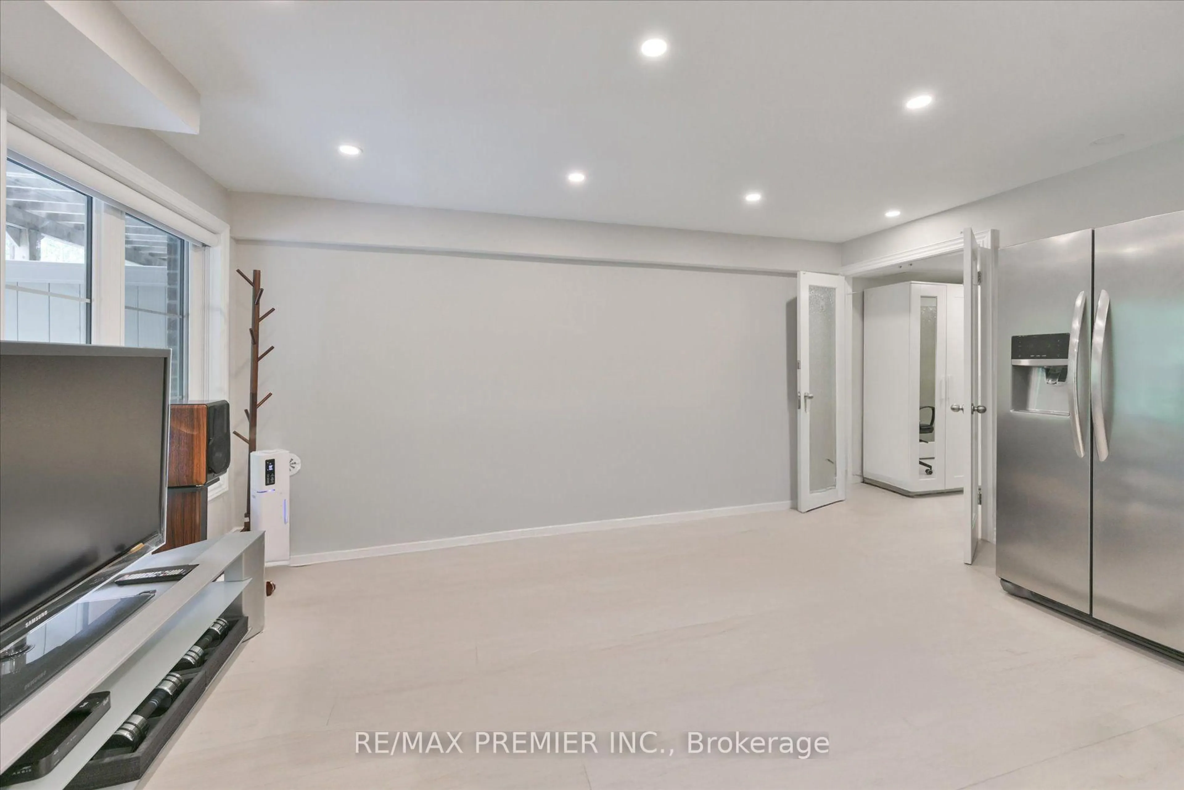 A pic of a room for 1331 Major Mackenzie Dr #114, Vaughan Ontario L6A 4W4