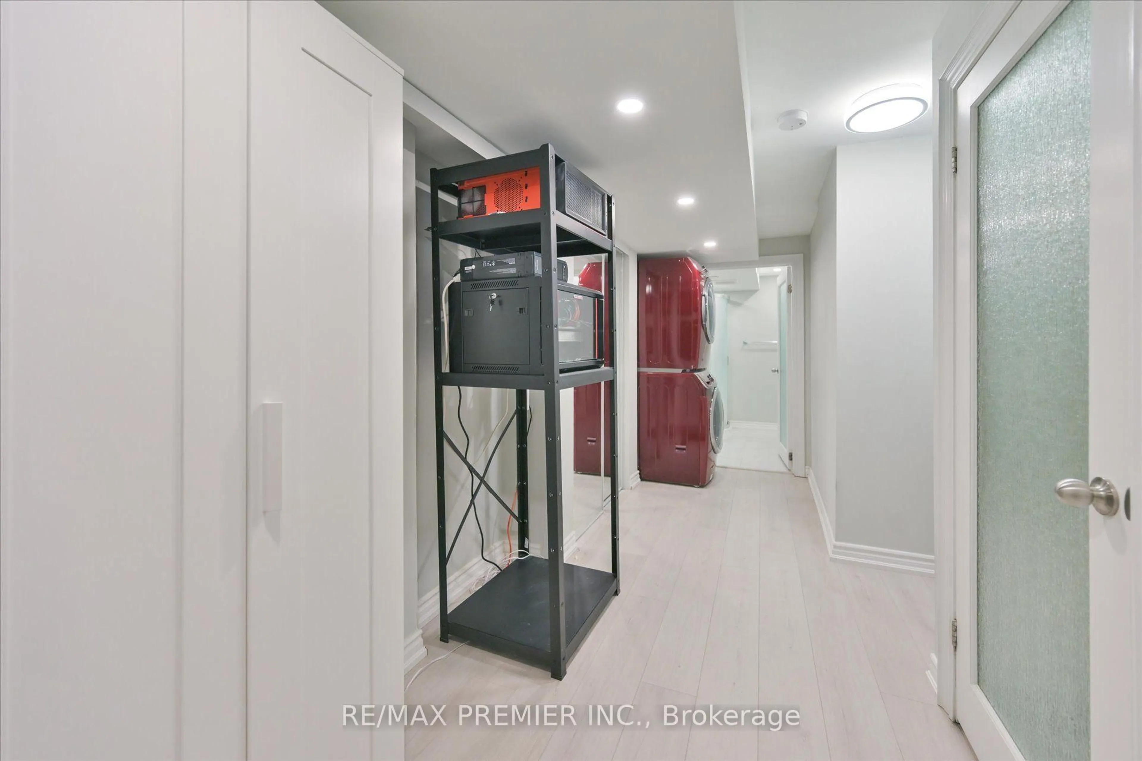 Indoor foyer for 1331 Major Mackenzie Dr #114, Vaughan Ontario L6A 4W4