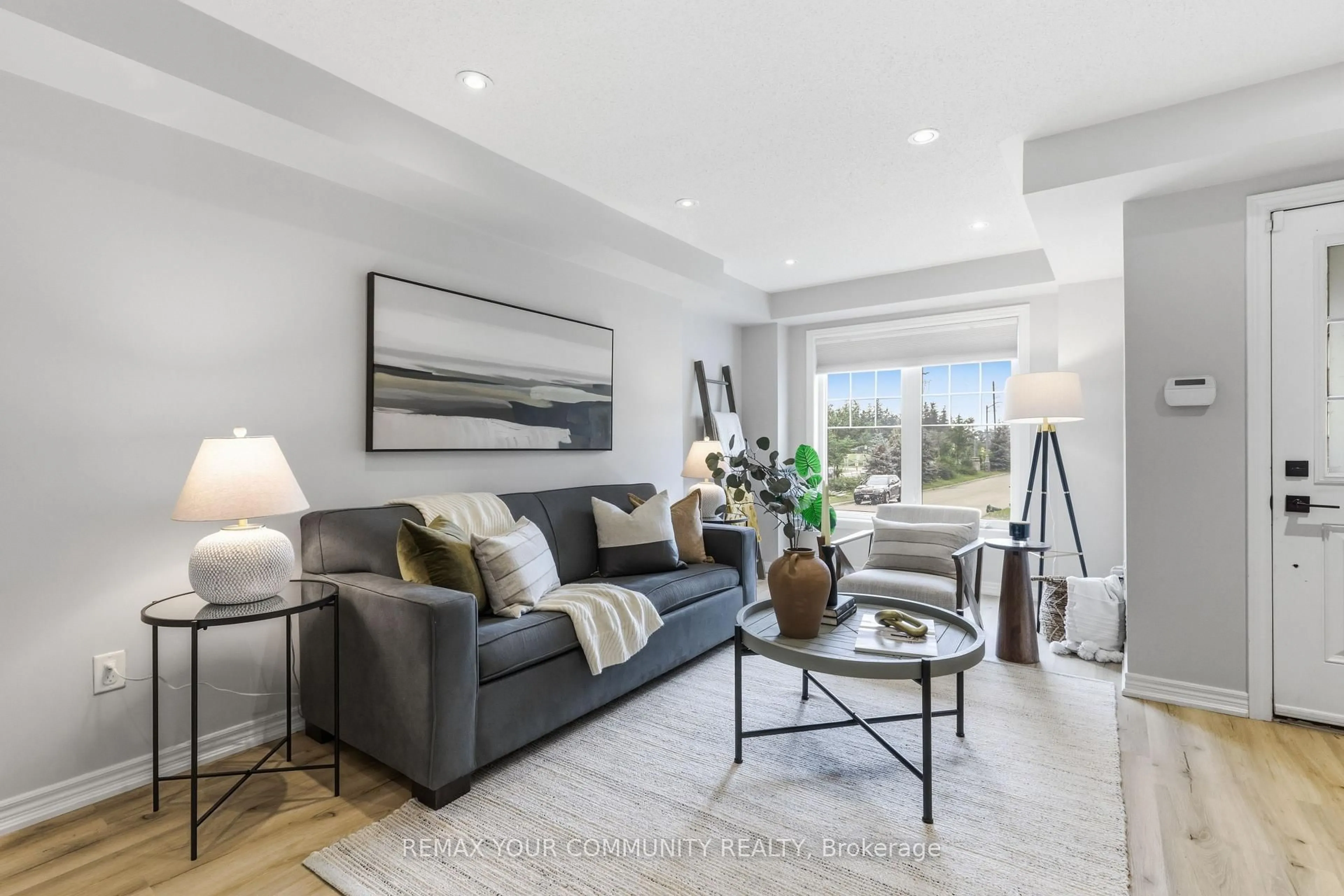 Living room with furniture, unknown for 67 Stoyell Dr, Richmond Hill Ontario L4E 0M7