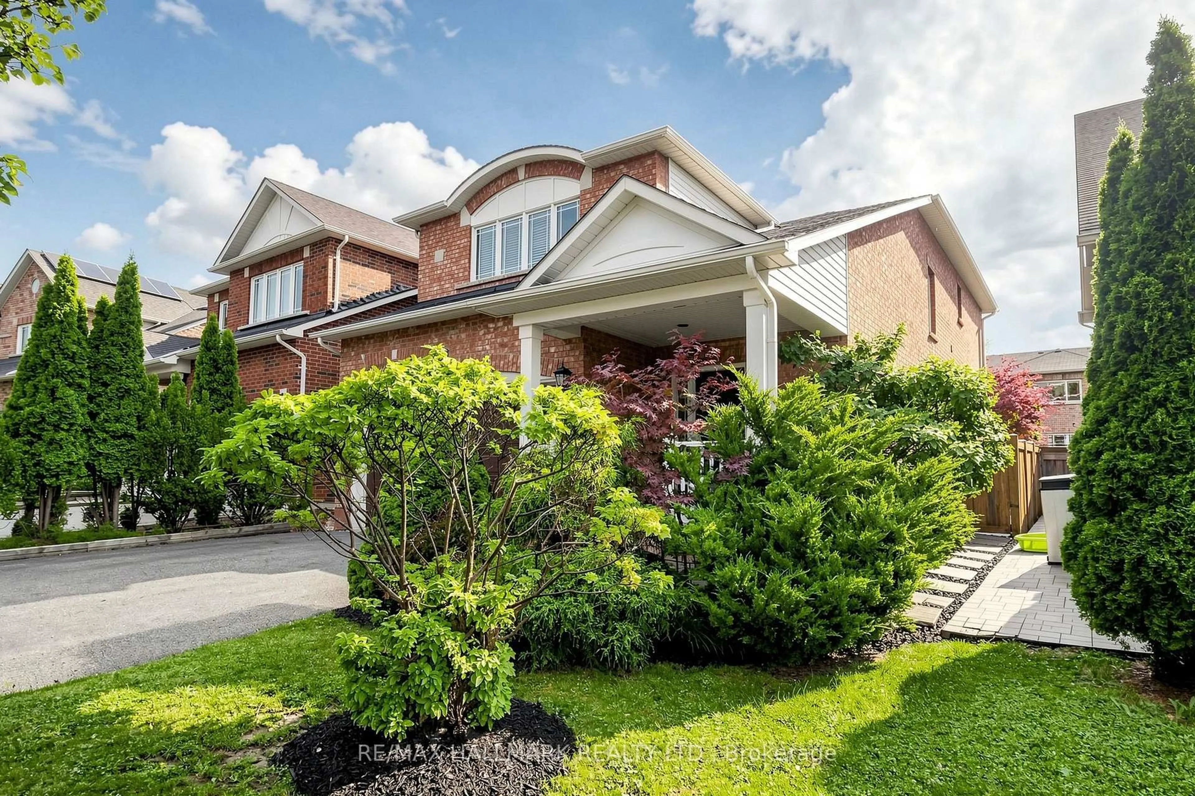 Home with brick exterior material, street for 14 Kerr Lane, Aurora Ontario L4G 0E5