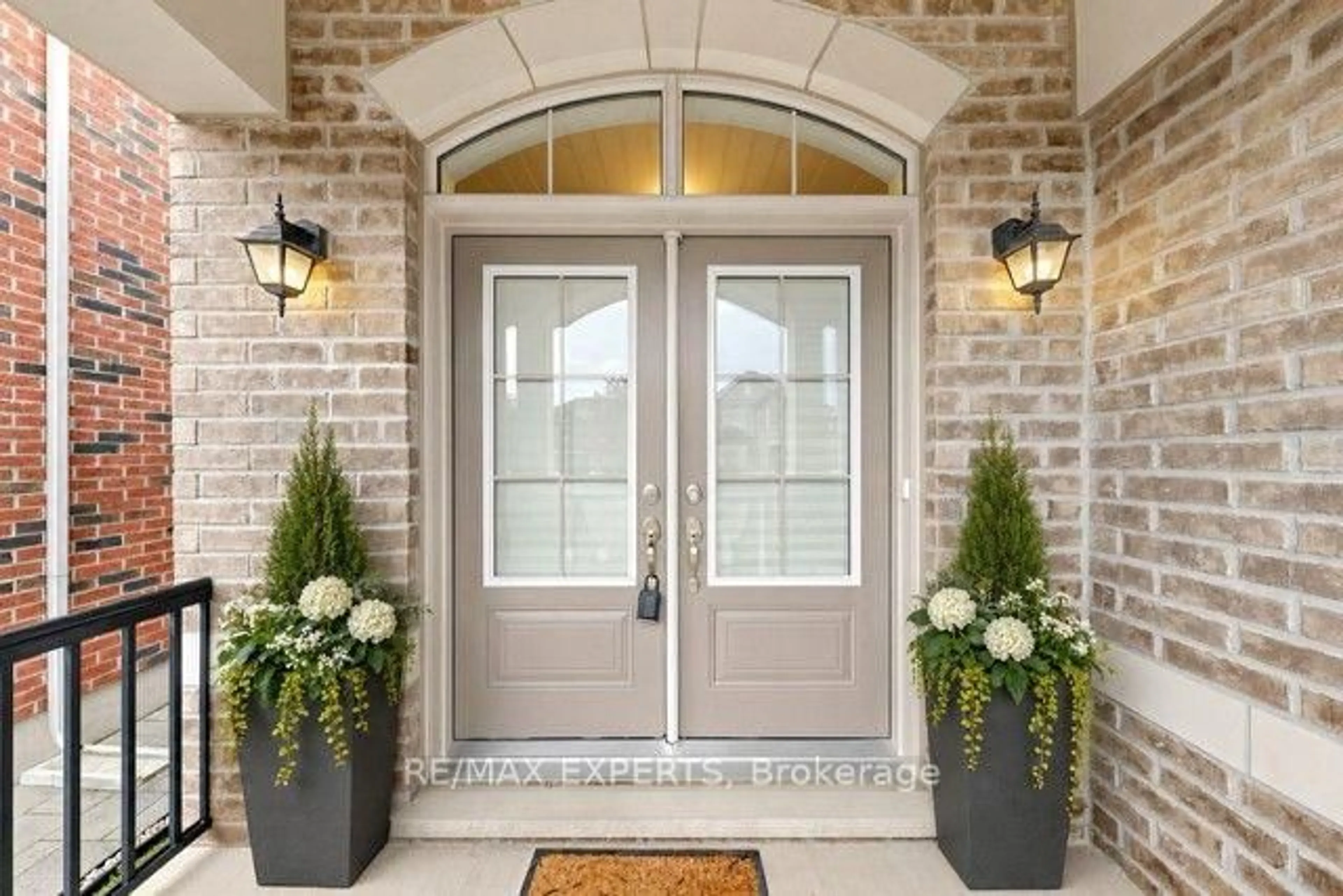 Indoor entryway for 1554 Emberton Way, Innisfil Ontario L9S 0L6