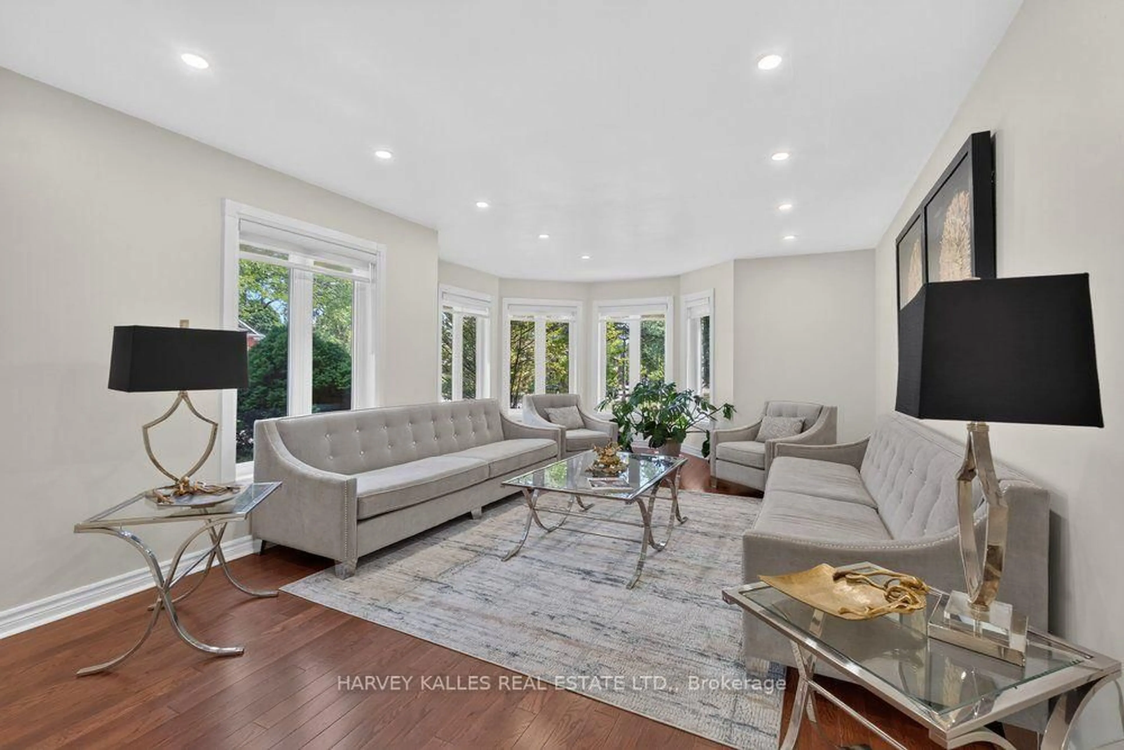 Living room with furniture, ceramic/tile floor for 898 Stonehaven Ave, Newmarket Ontario L3X 1K7