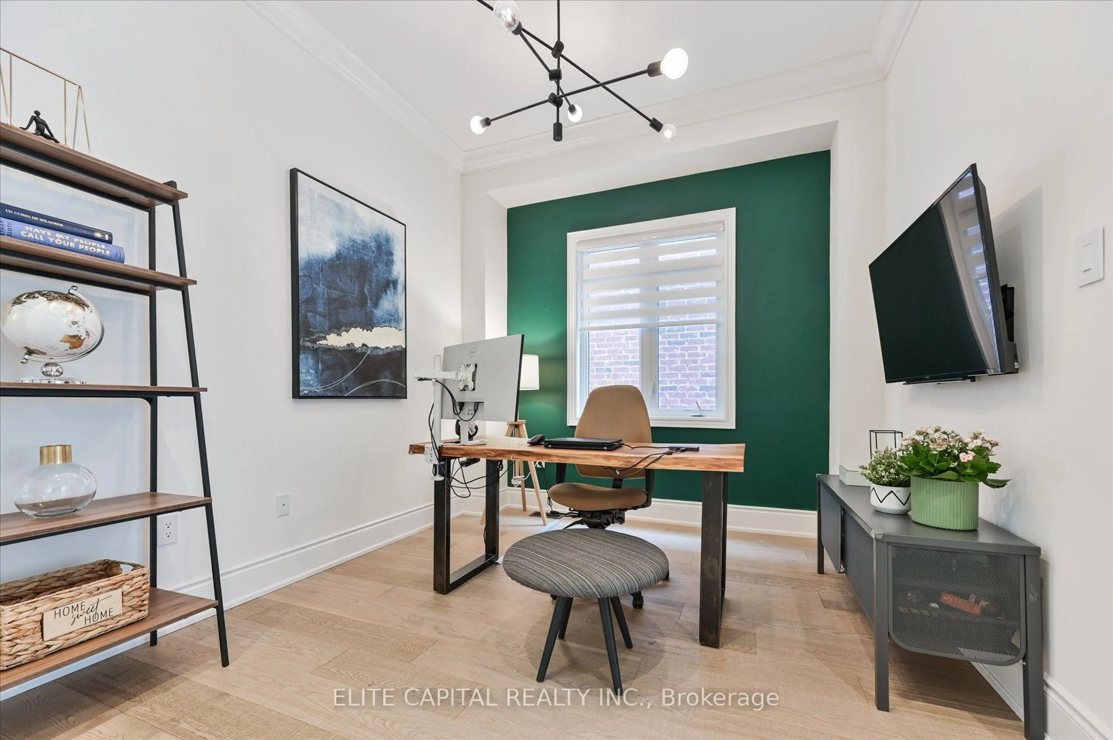 A pic of a room for 8 GOLD CREEK St, Vaughan Ontario L4H 4R1