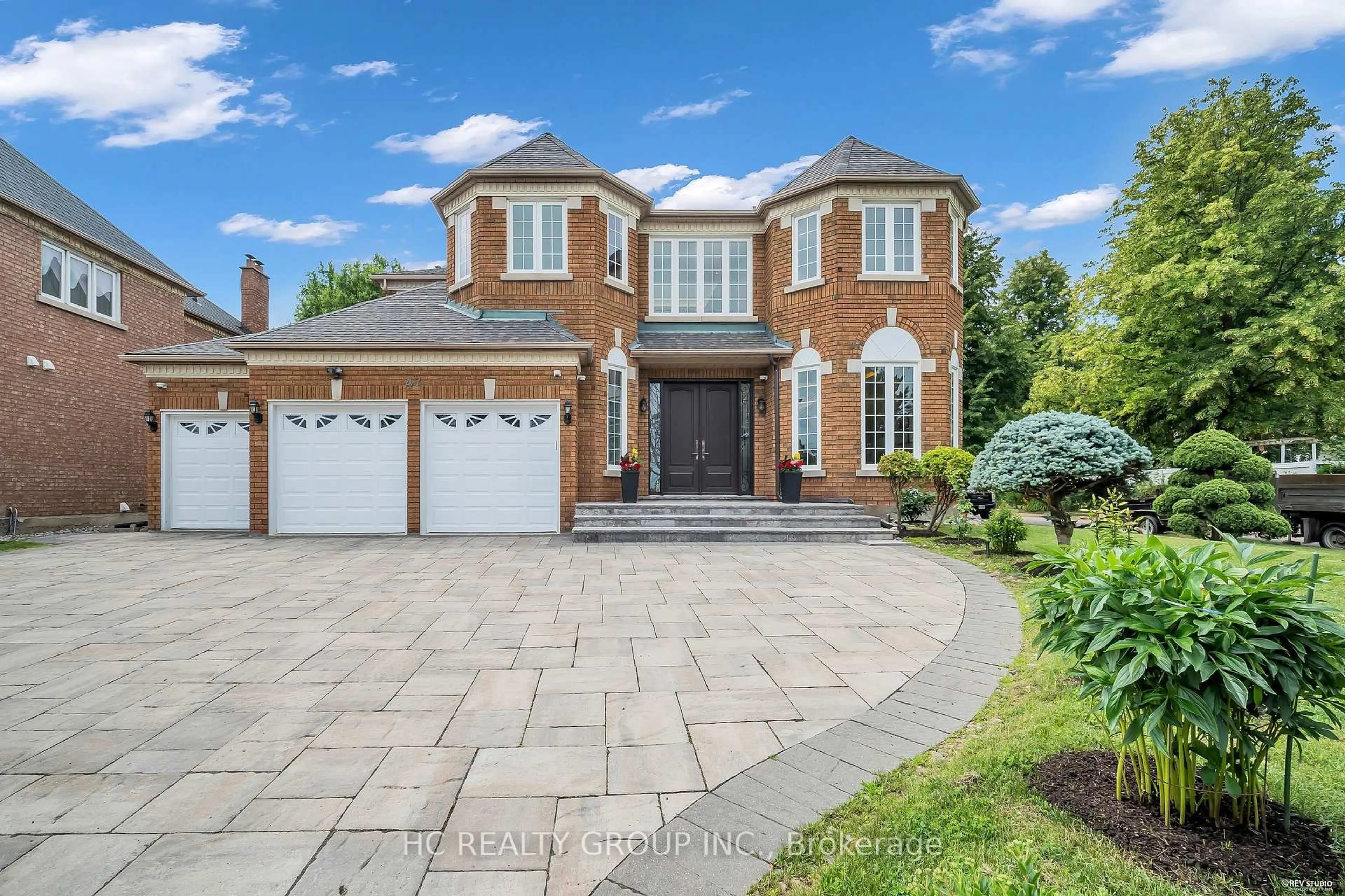 Home with brick exterior material, street for 47 Hillhurst Dr, Richmond Hill Ontario L4B 2V3