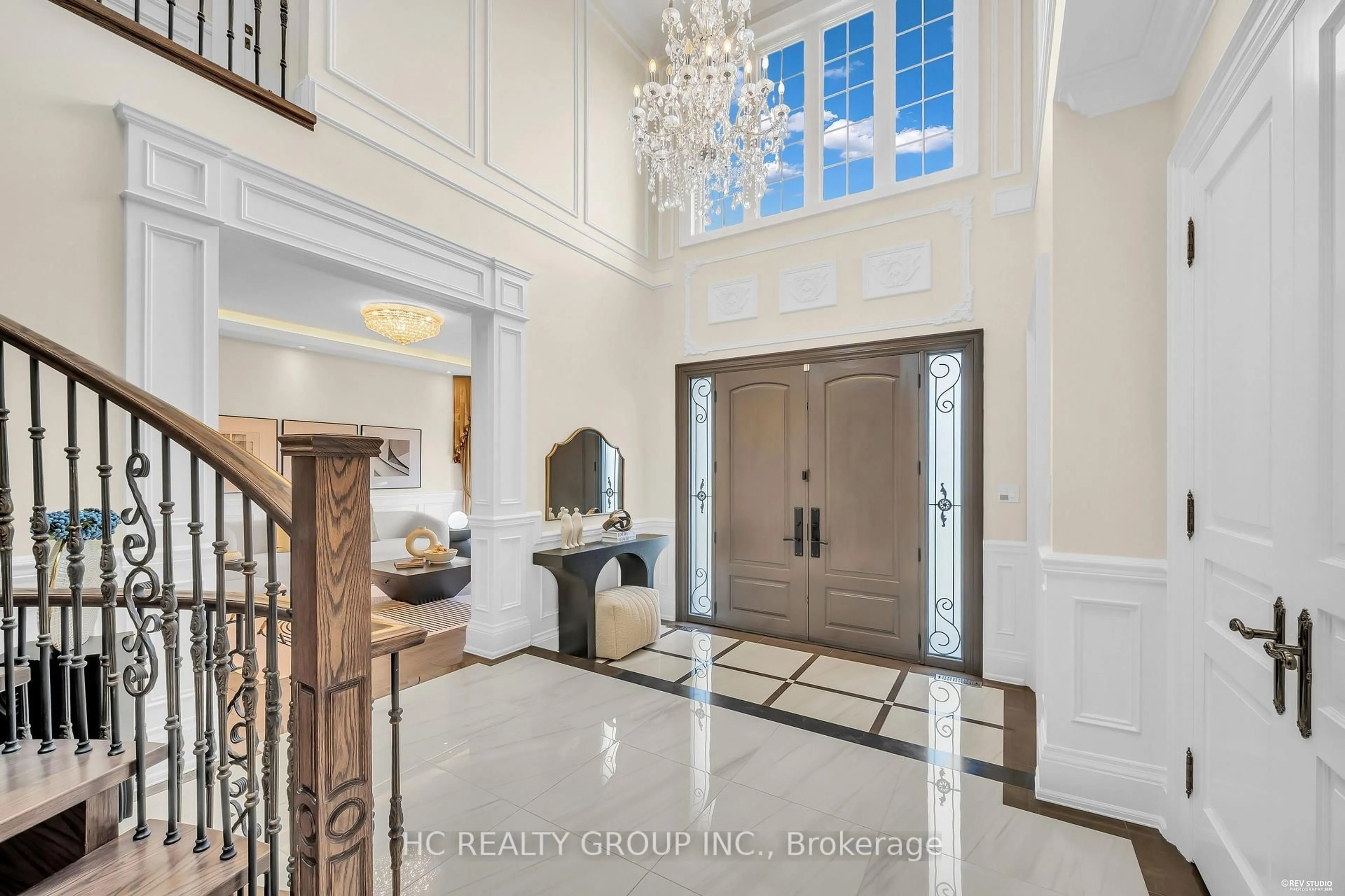 Indoor entryway for 47 Hillhurst Dr, Richmond Hill Ontario L4B 2V3