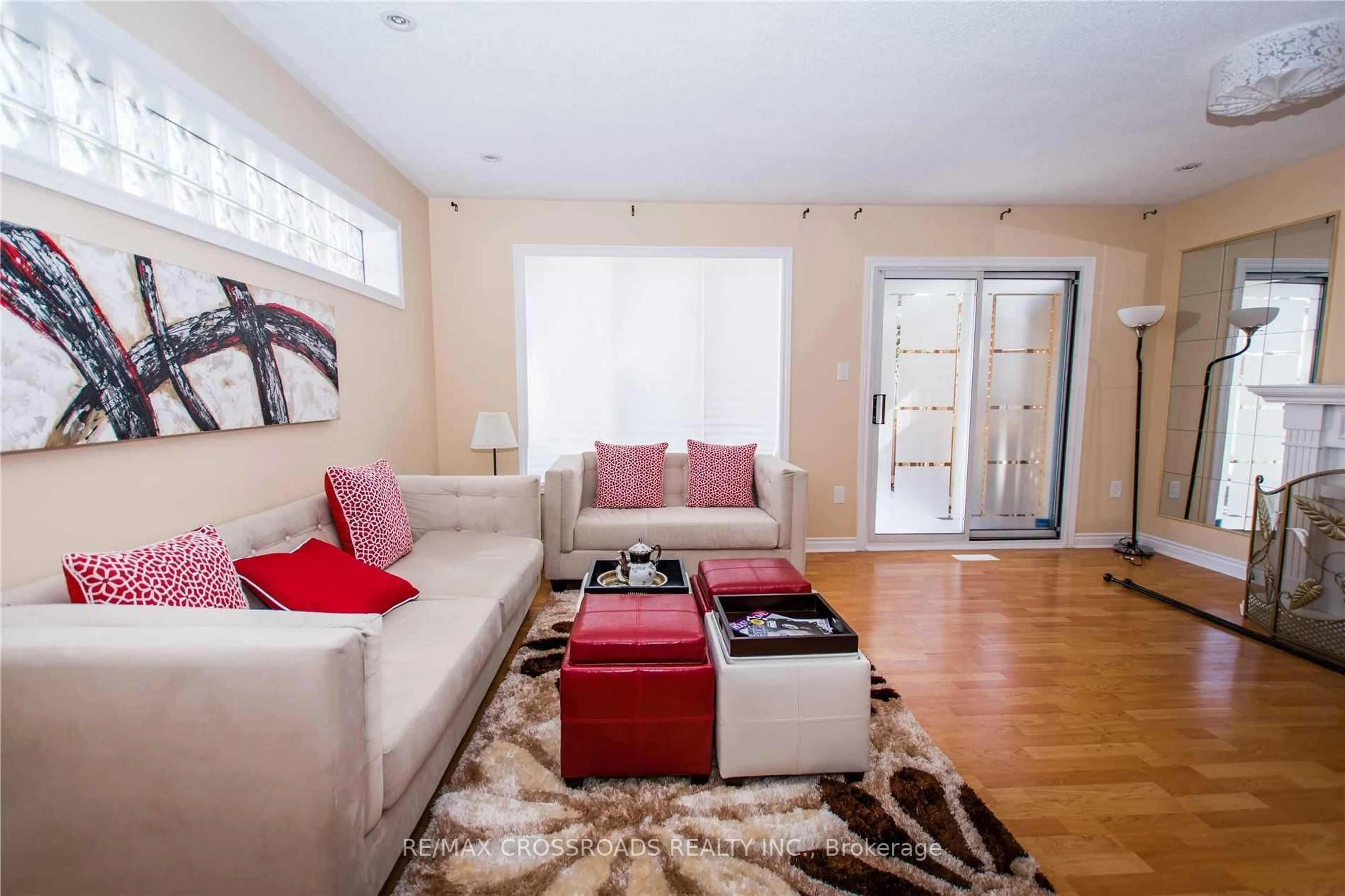 Living room with furniture, unknown for 50 Widdifield Ave, Newmarket Ontario L3X 1Z4