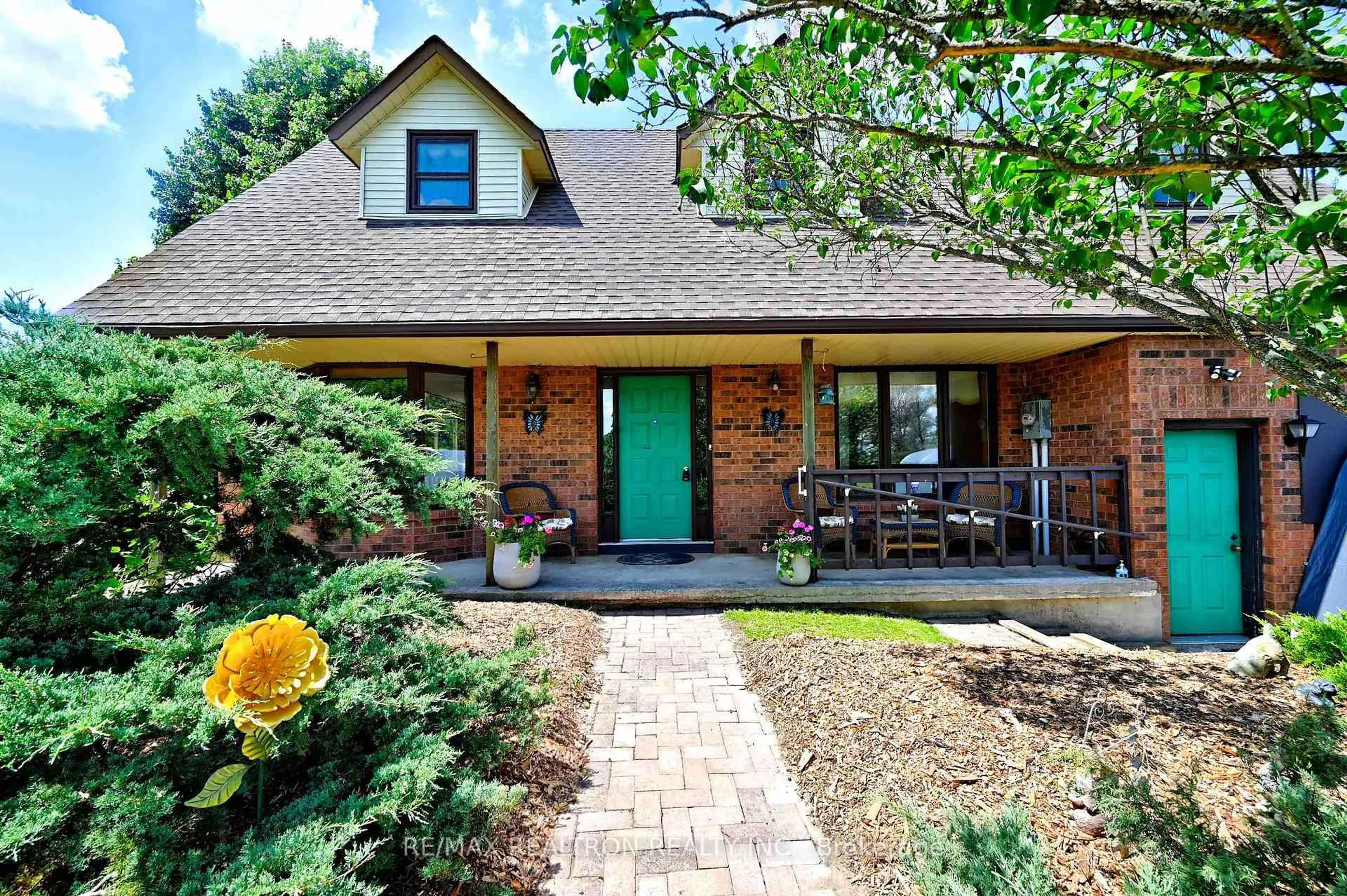 Home with brick exterior material, street for 20212 McCowan Rd, East Gwillimbury Ontario L0G 1M0