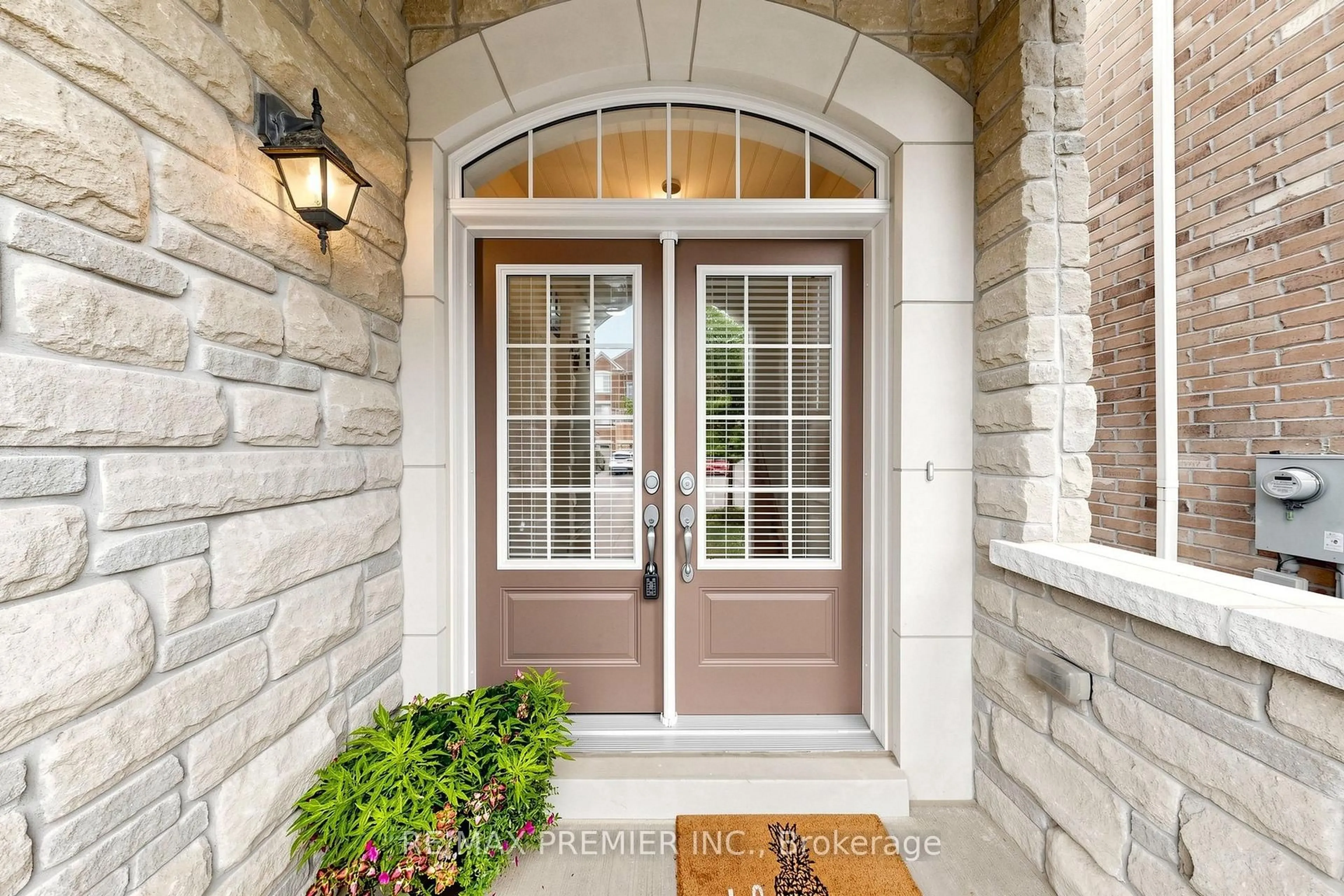 Indoor entryway for 5 Hatton Garden Rd, Vaughan Ontario L4H 3R1