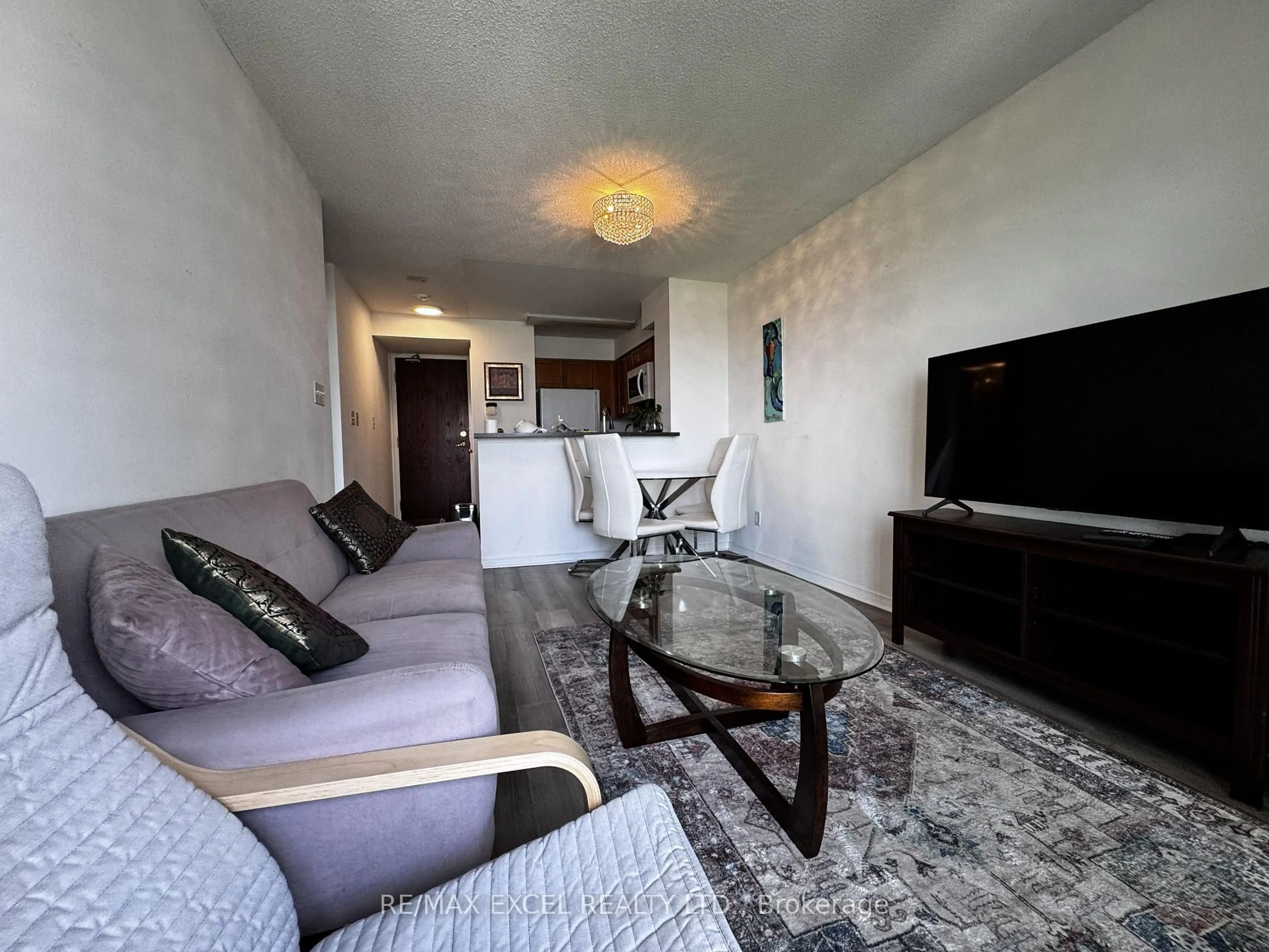 Living room with furniture, unknown for 39 Oneida Cres #Lph10, Richmond Hill Ontario L4B 4T9