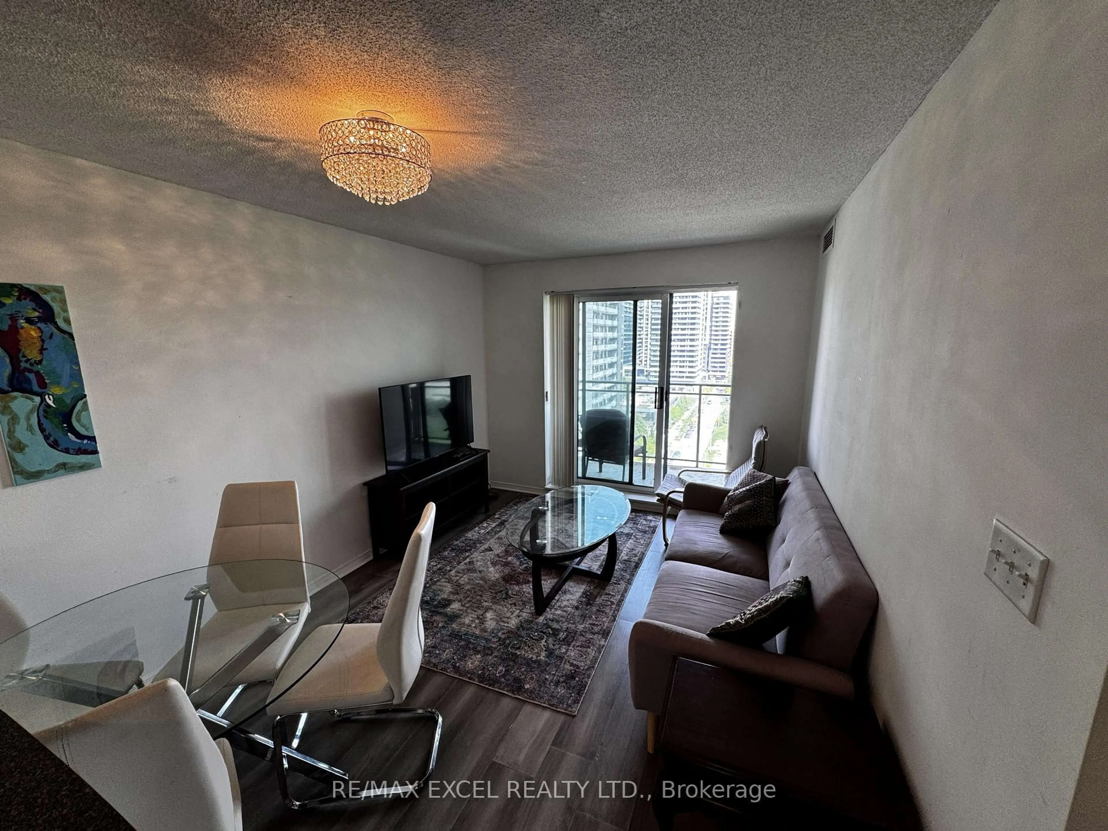 A pic of a room for 39 Oneida Cres #Lph10, Richmond Hill Ontario L4B 4T9